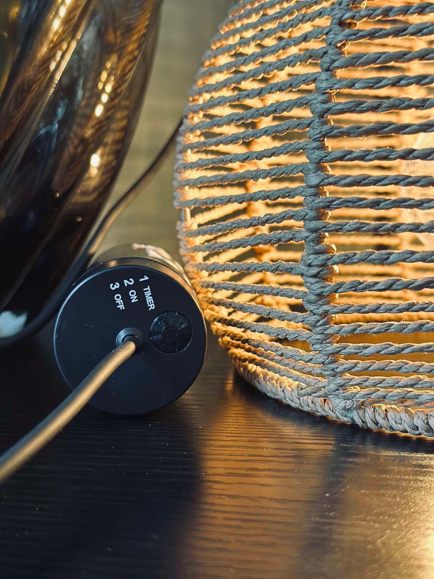 LED-lampe på batterier m. timerfunksjon