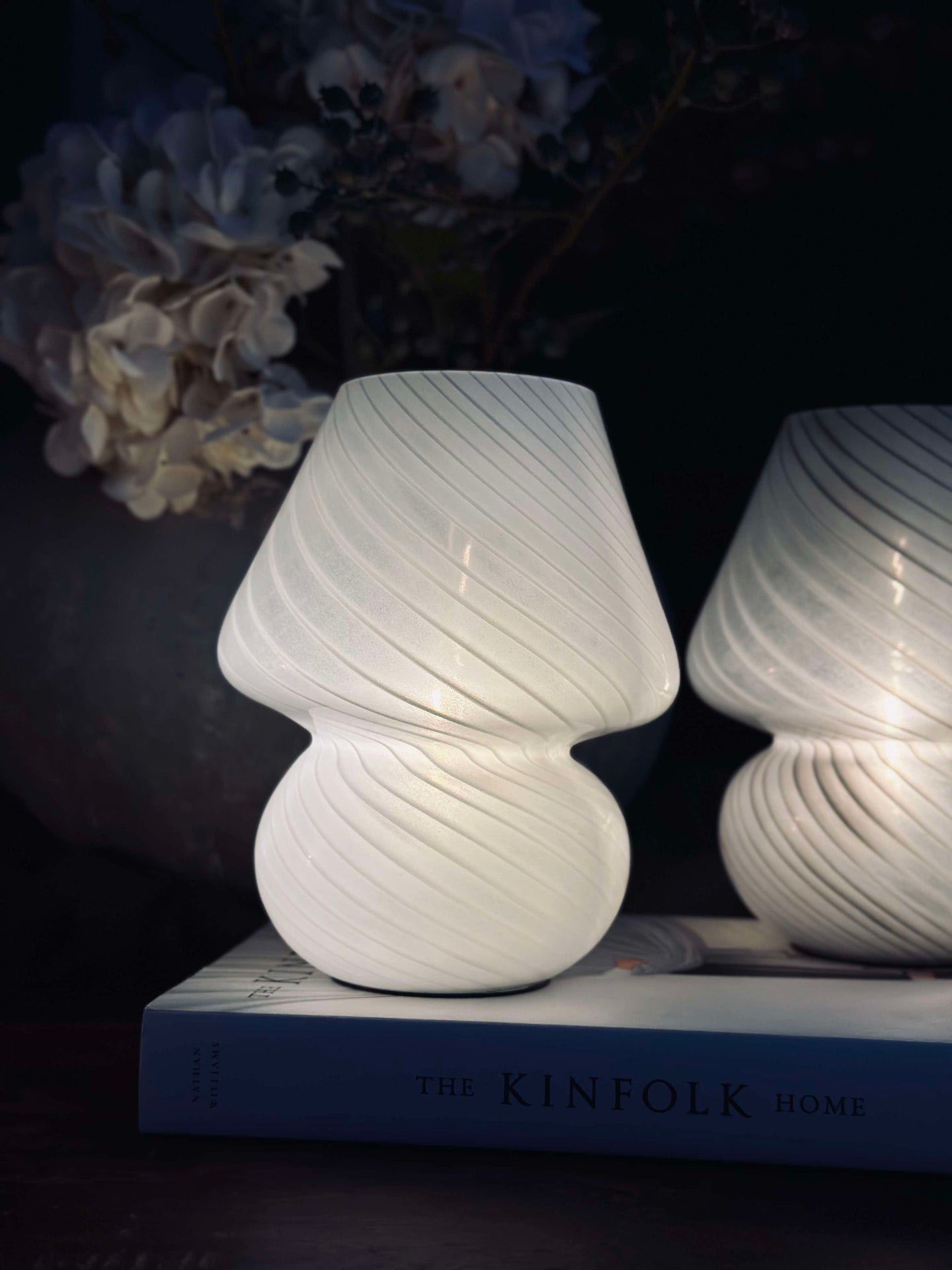 Mushroom Small – Hvitt munnblåst glass