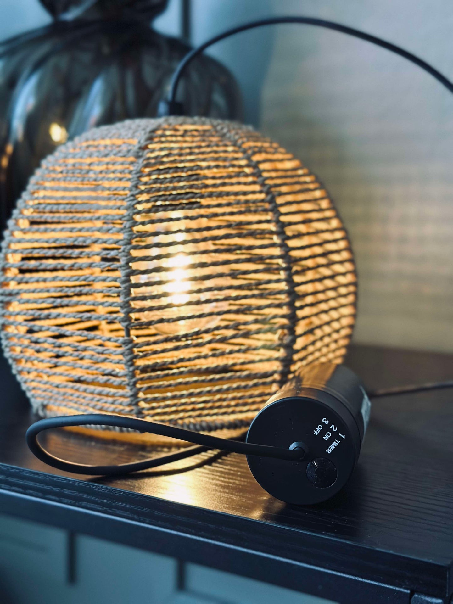 LED-lampe på batterier m. timerfunksjon