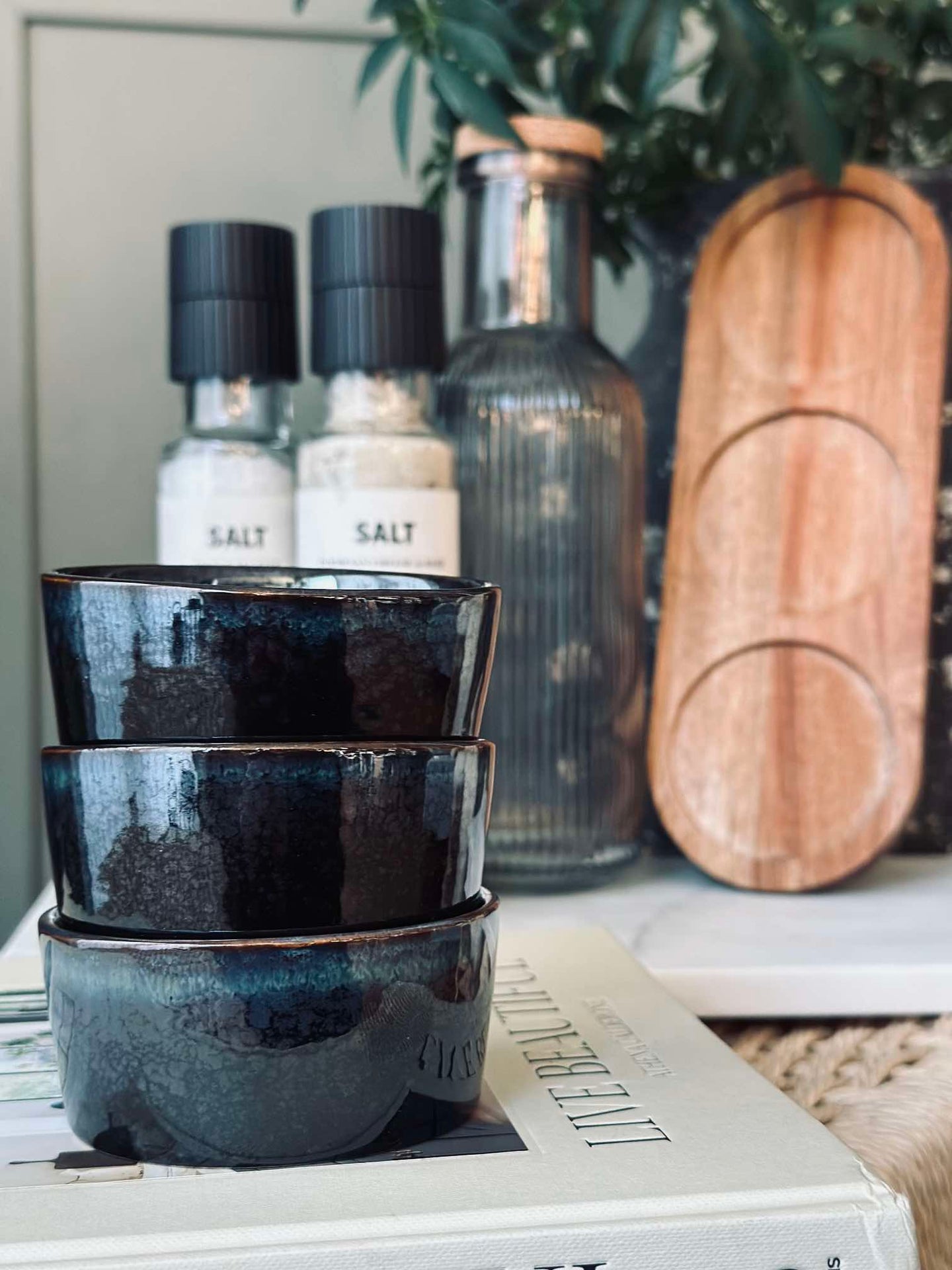 Tapas sett med 3 boller og fat - Steingods miks