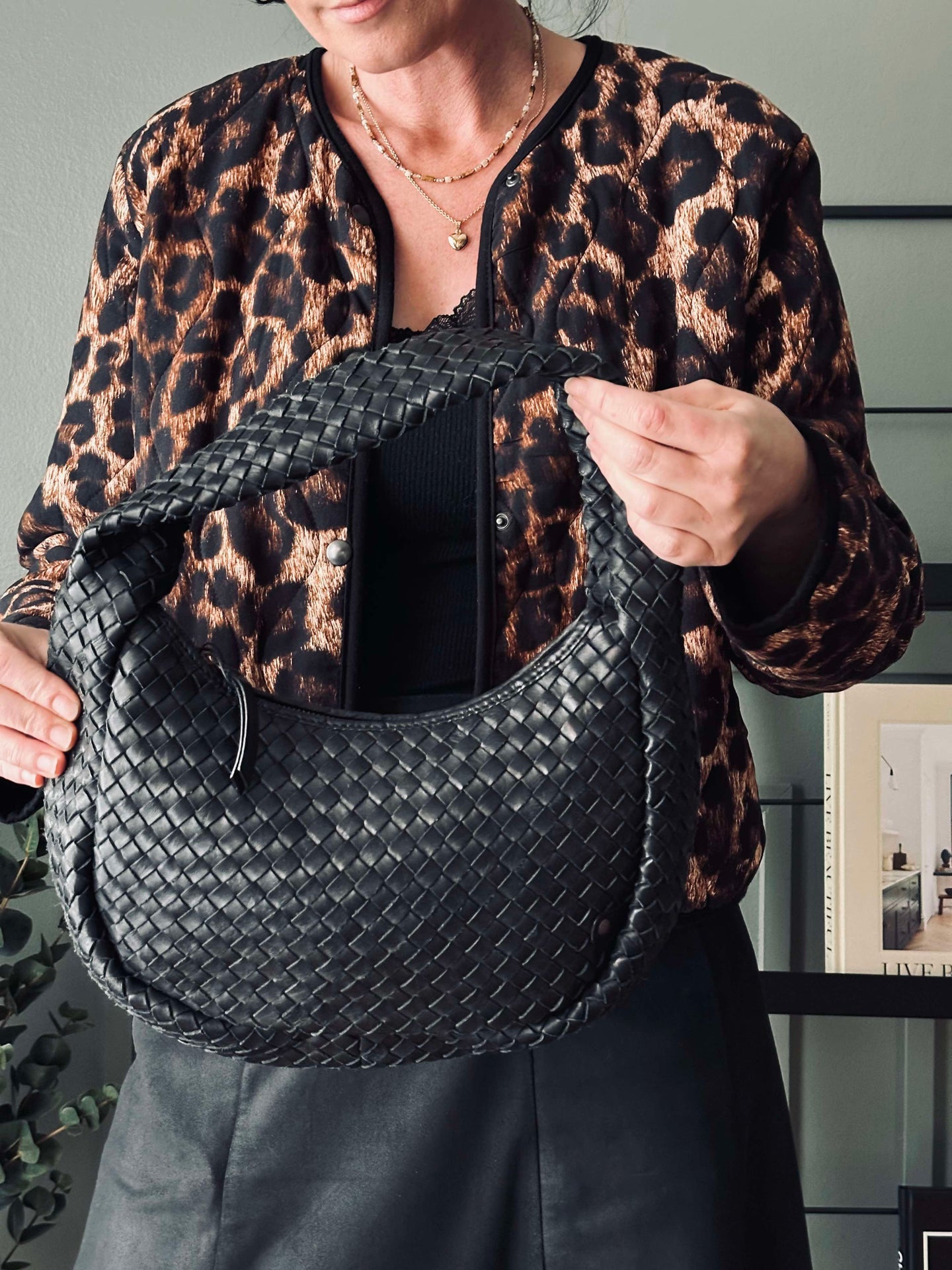 Elegant håndflettet skulderveske - Black