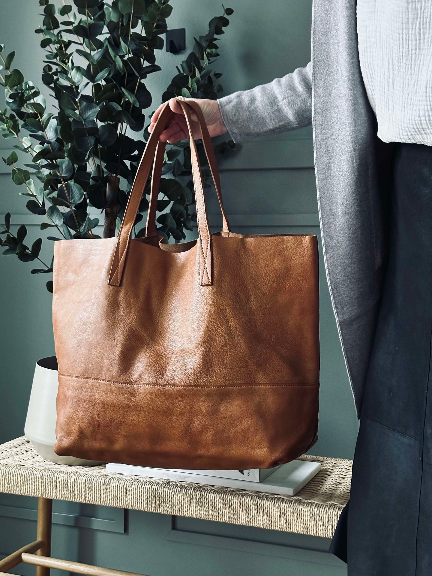 XL Shopper Gabby Cogac