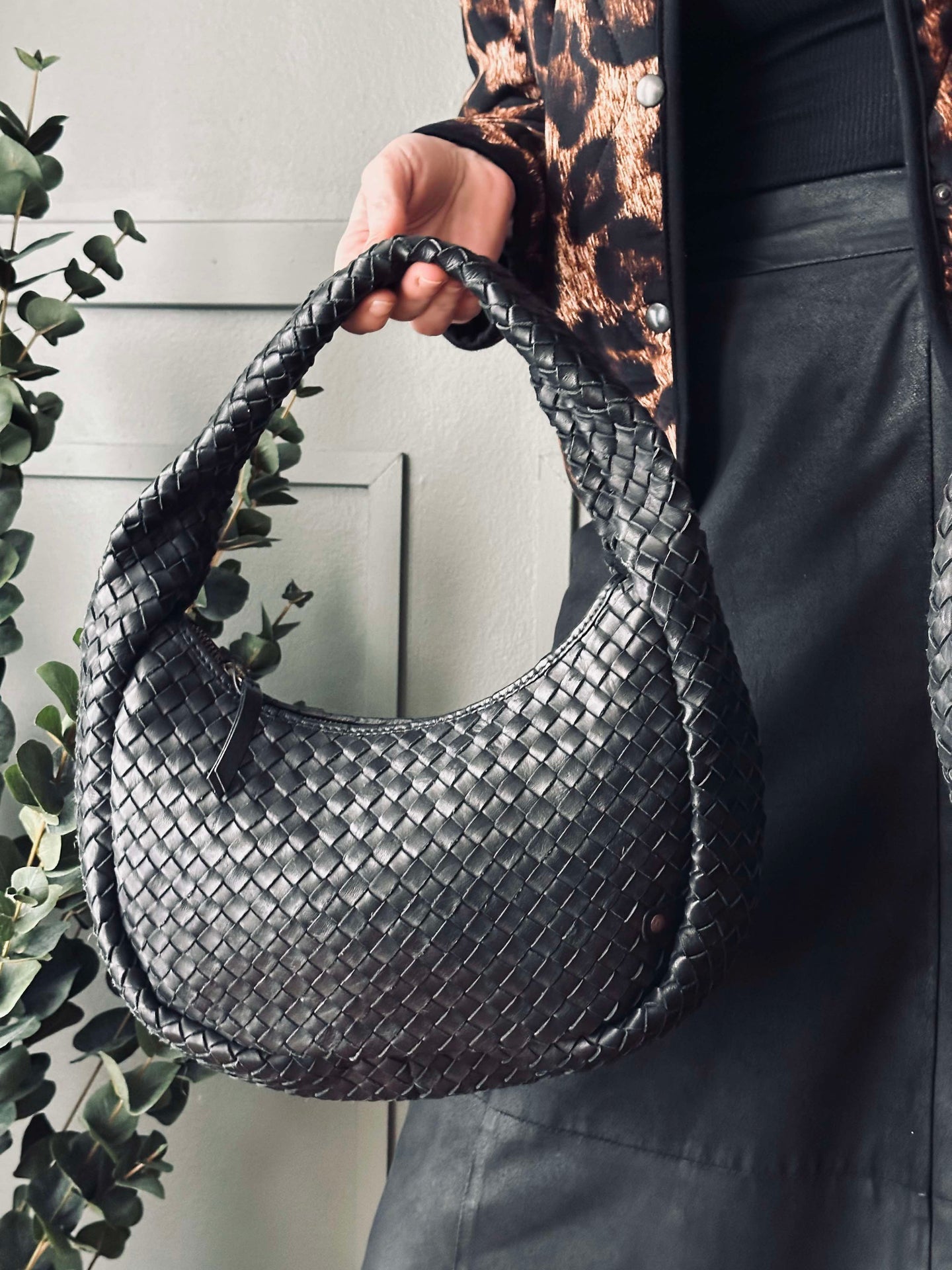 Elegant håndflettet skulderveske - Black