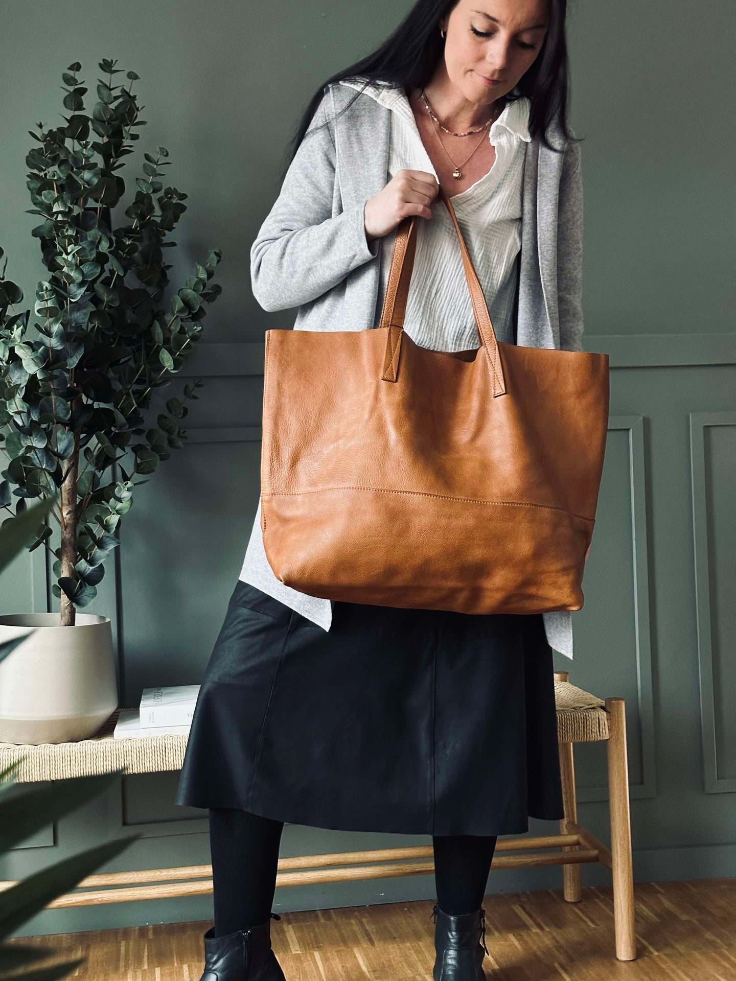 XL Shopper Gabby Cogac