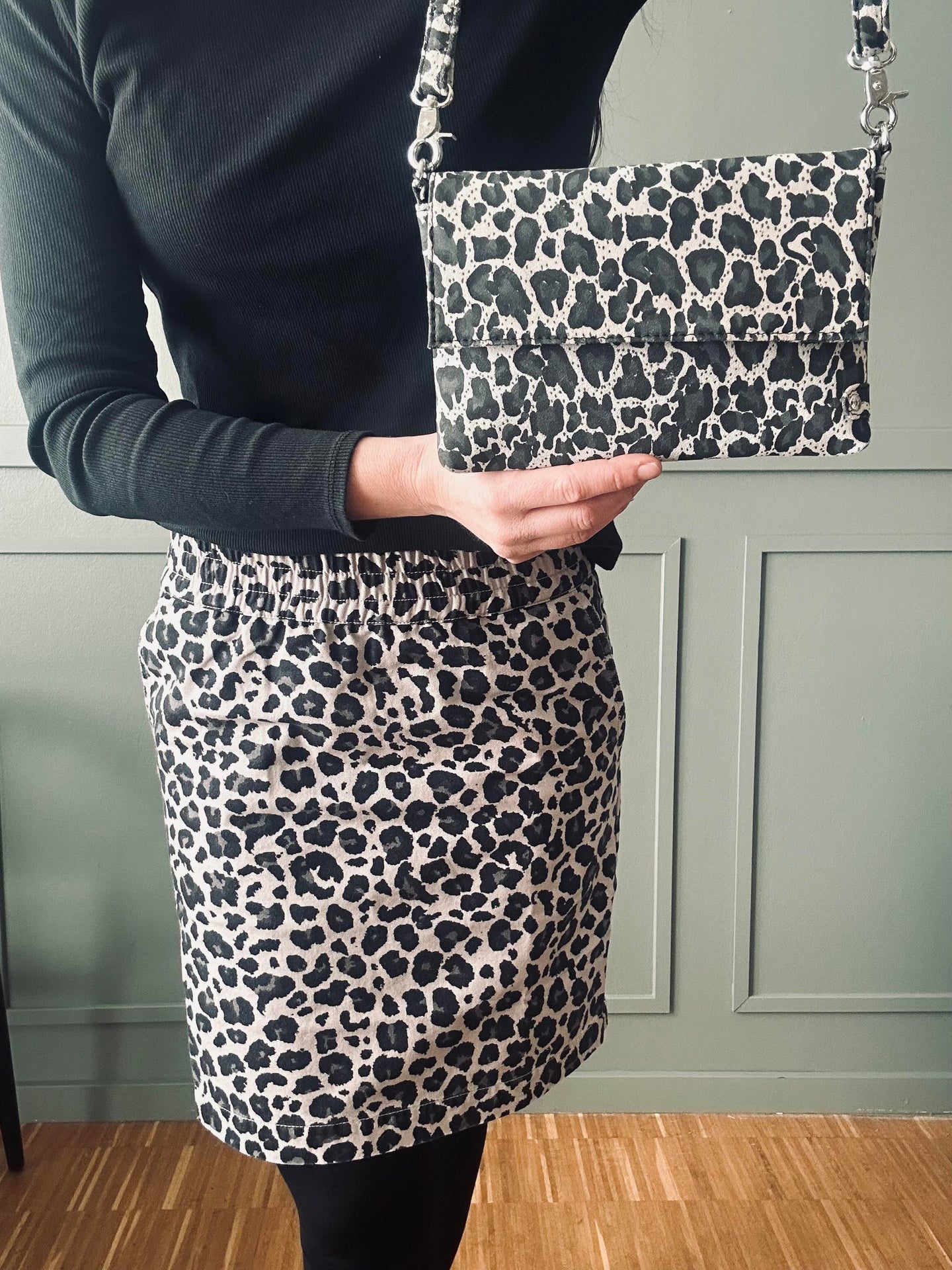 Clutch Grey leopard leather