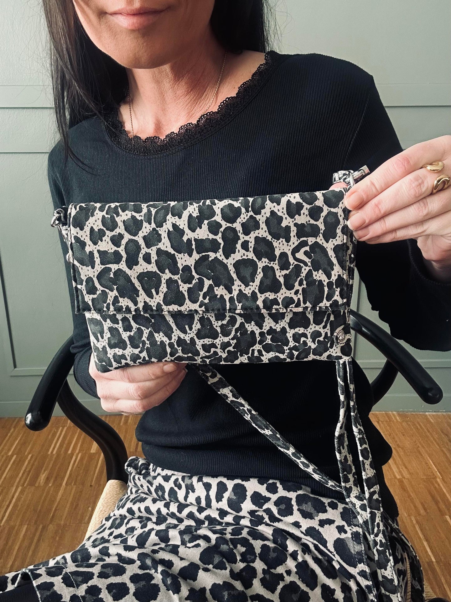 Clutch Grey leopard leather