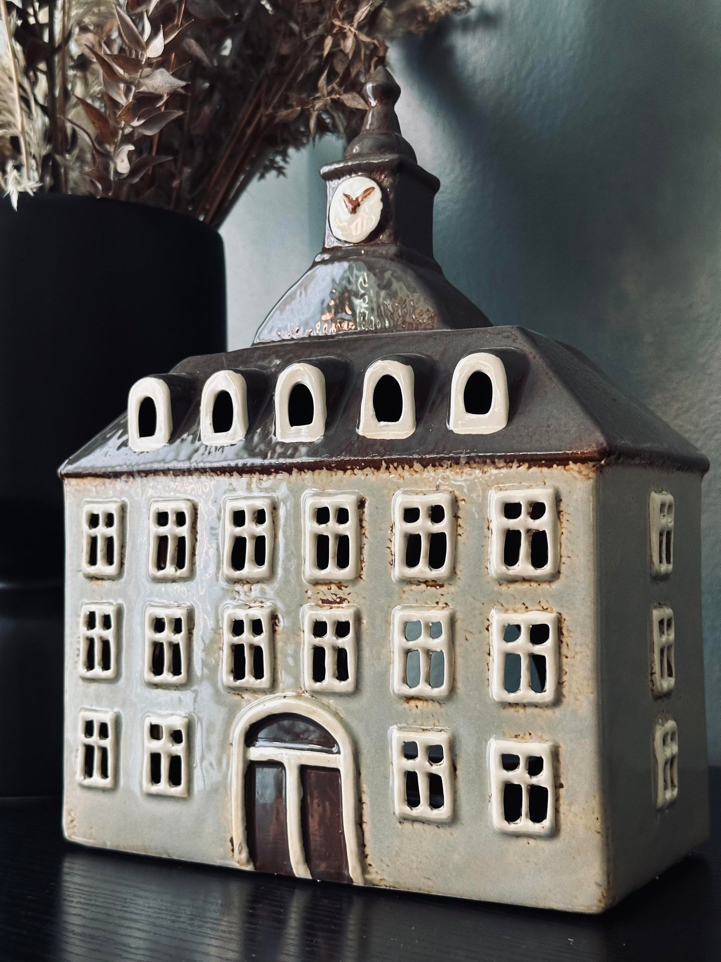 Høyhus keramikk