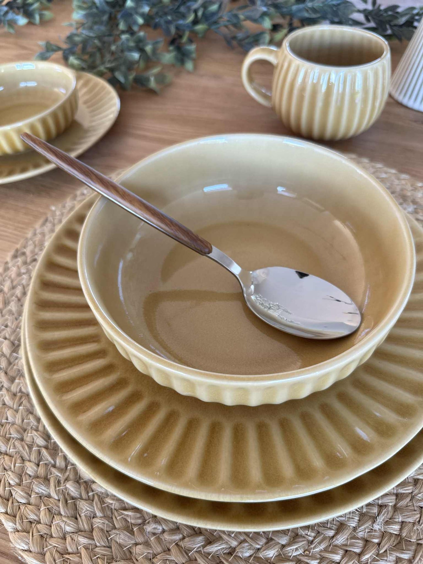 Bolle VIGA stripet steintøy - Sennep flere størrelser