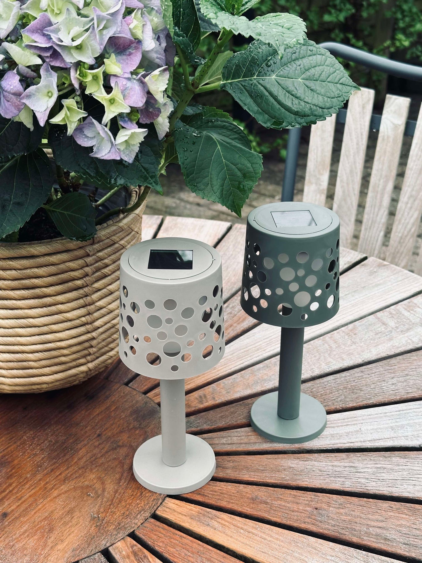 Bordlampe med solceller - Lys beige