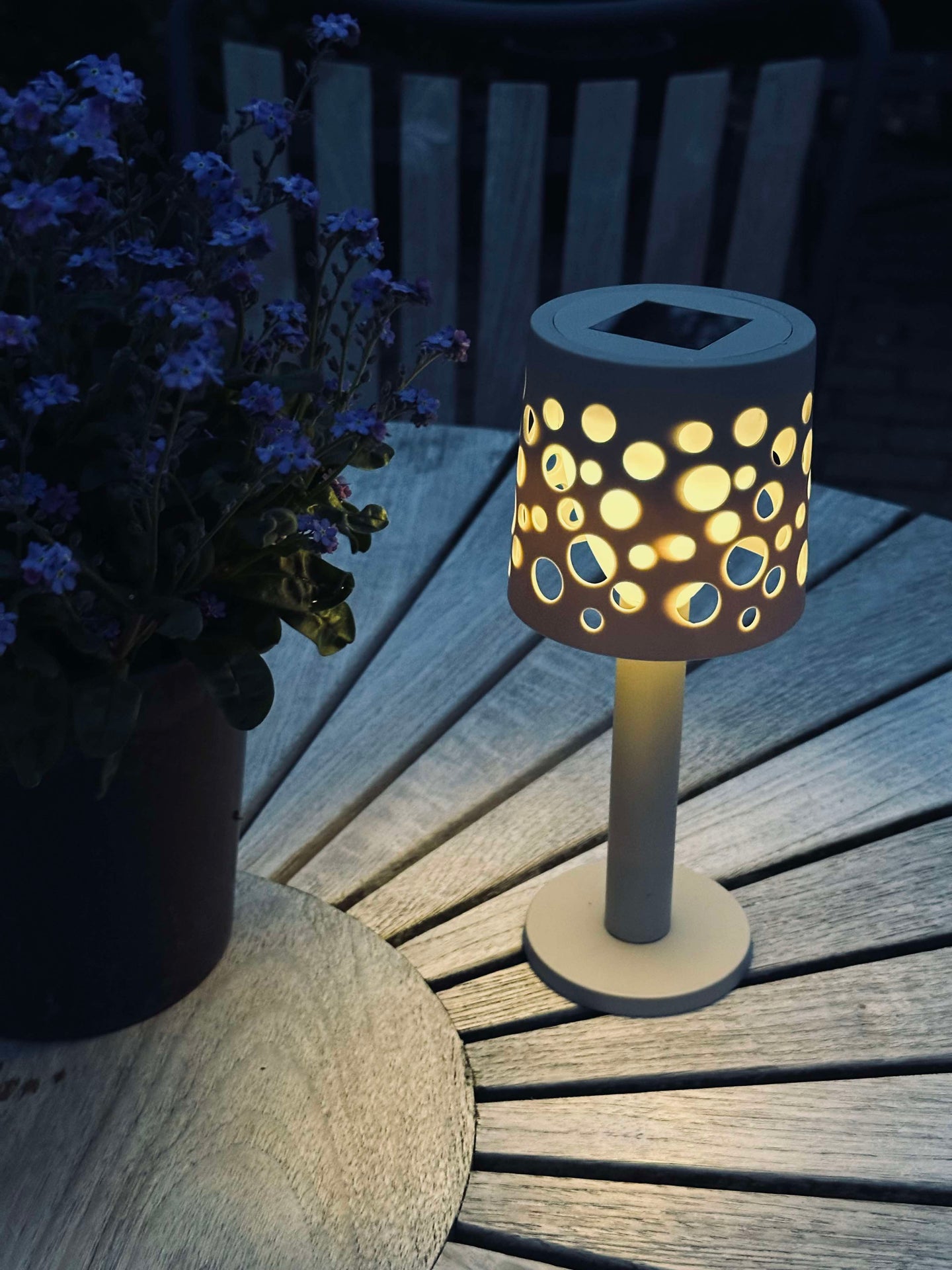 Bordlampe med solceller - Lys beige