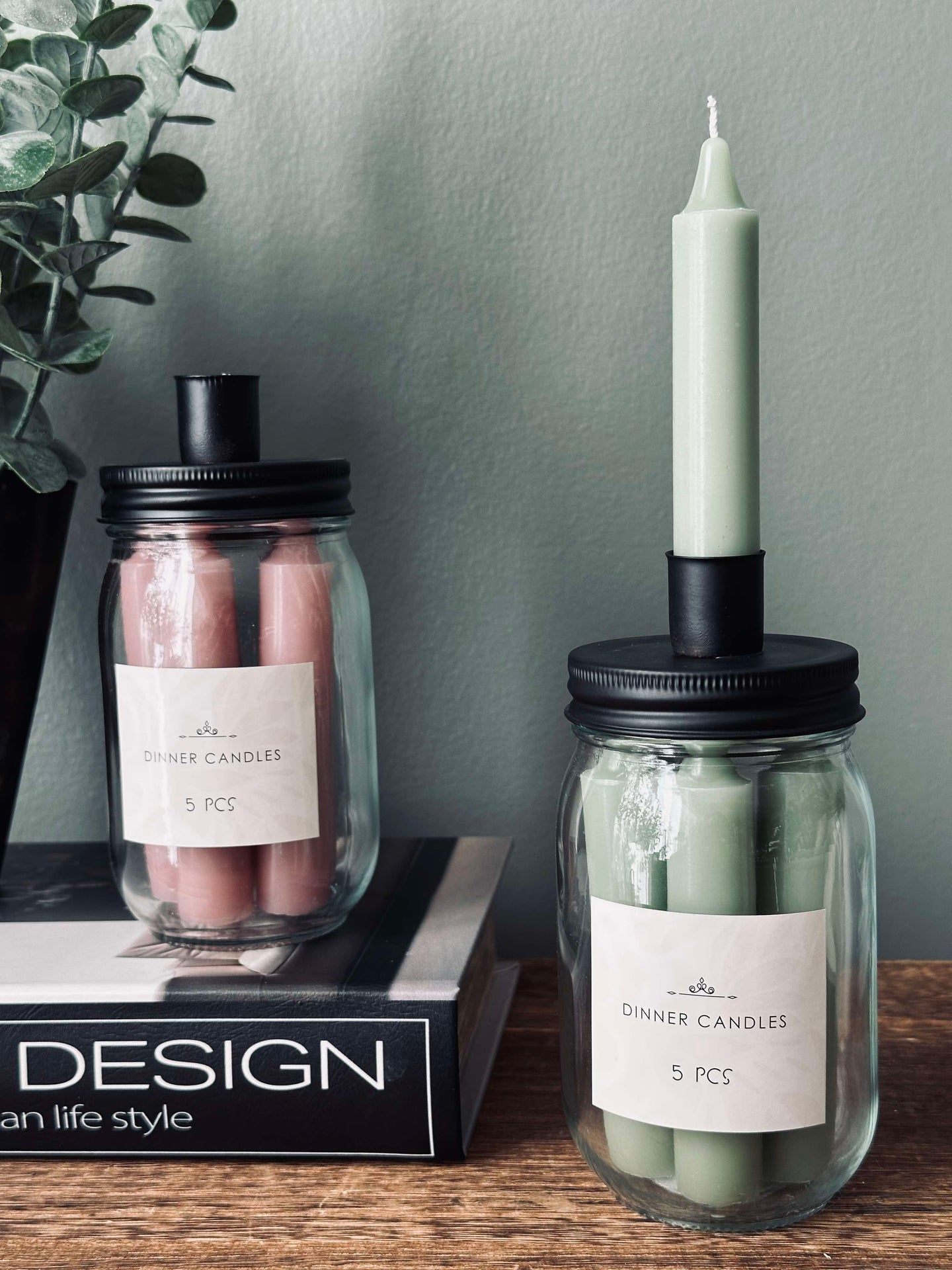 Stearinlys med lysestake - Dus grønn