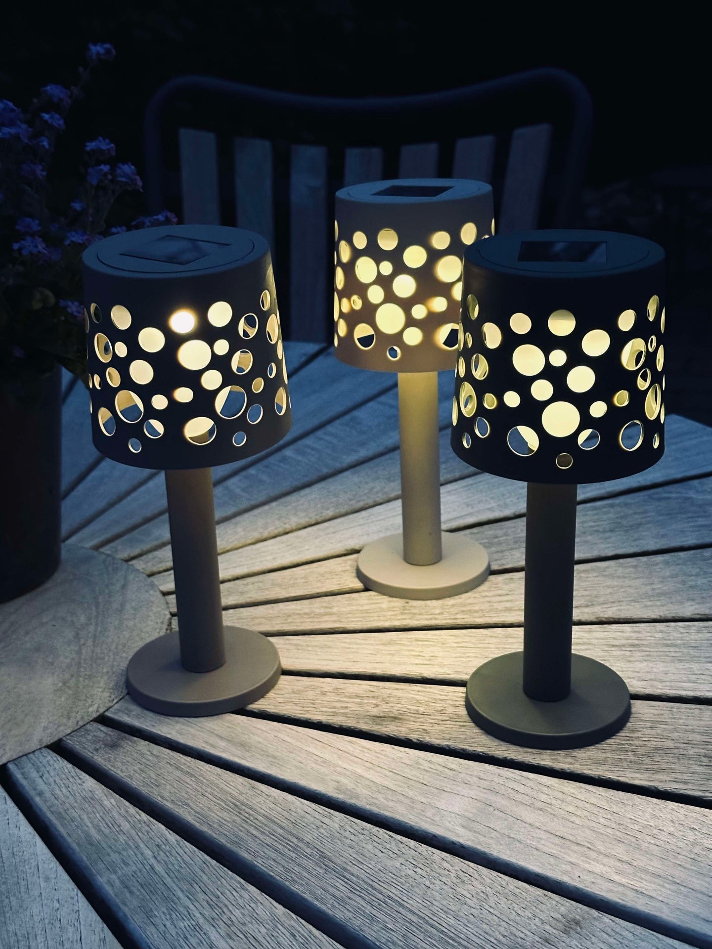 Bordlampe med solceller - Lys beige