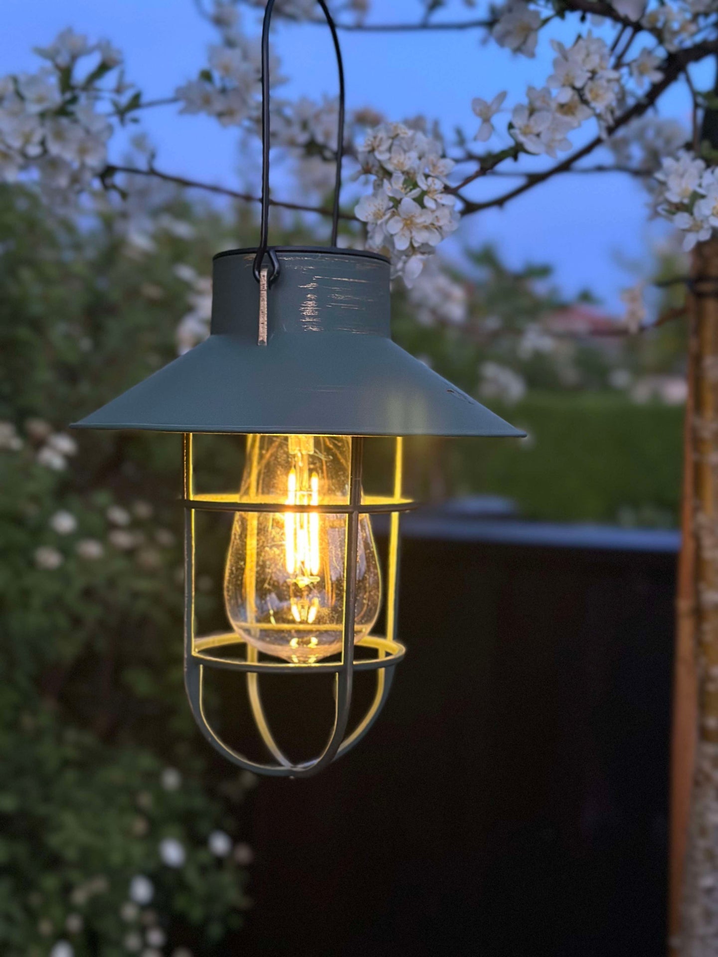 Solar lampe med oppheng - Grønn / gull