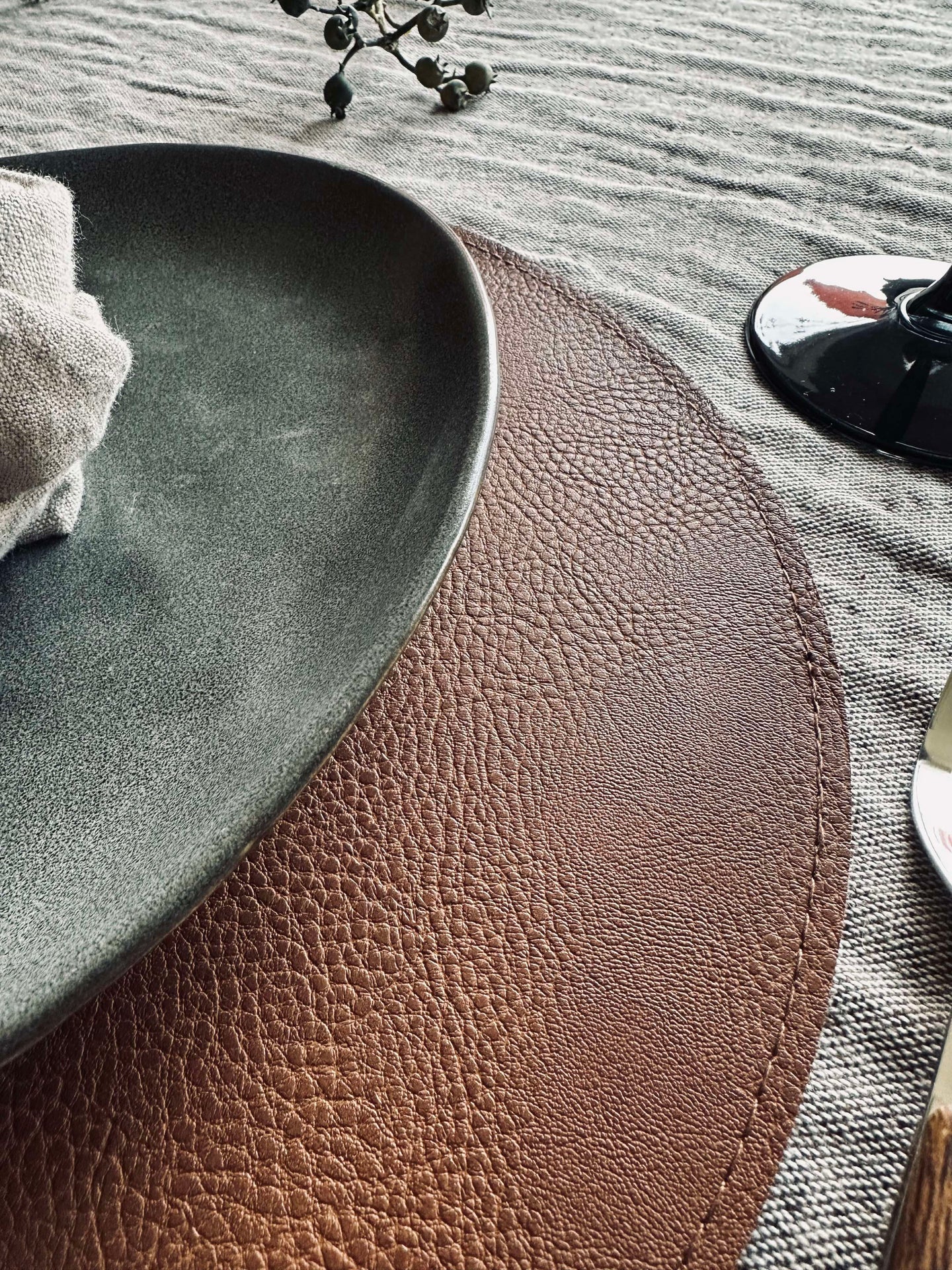 Bordbrikke vendbar - Cognac / svart