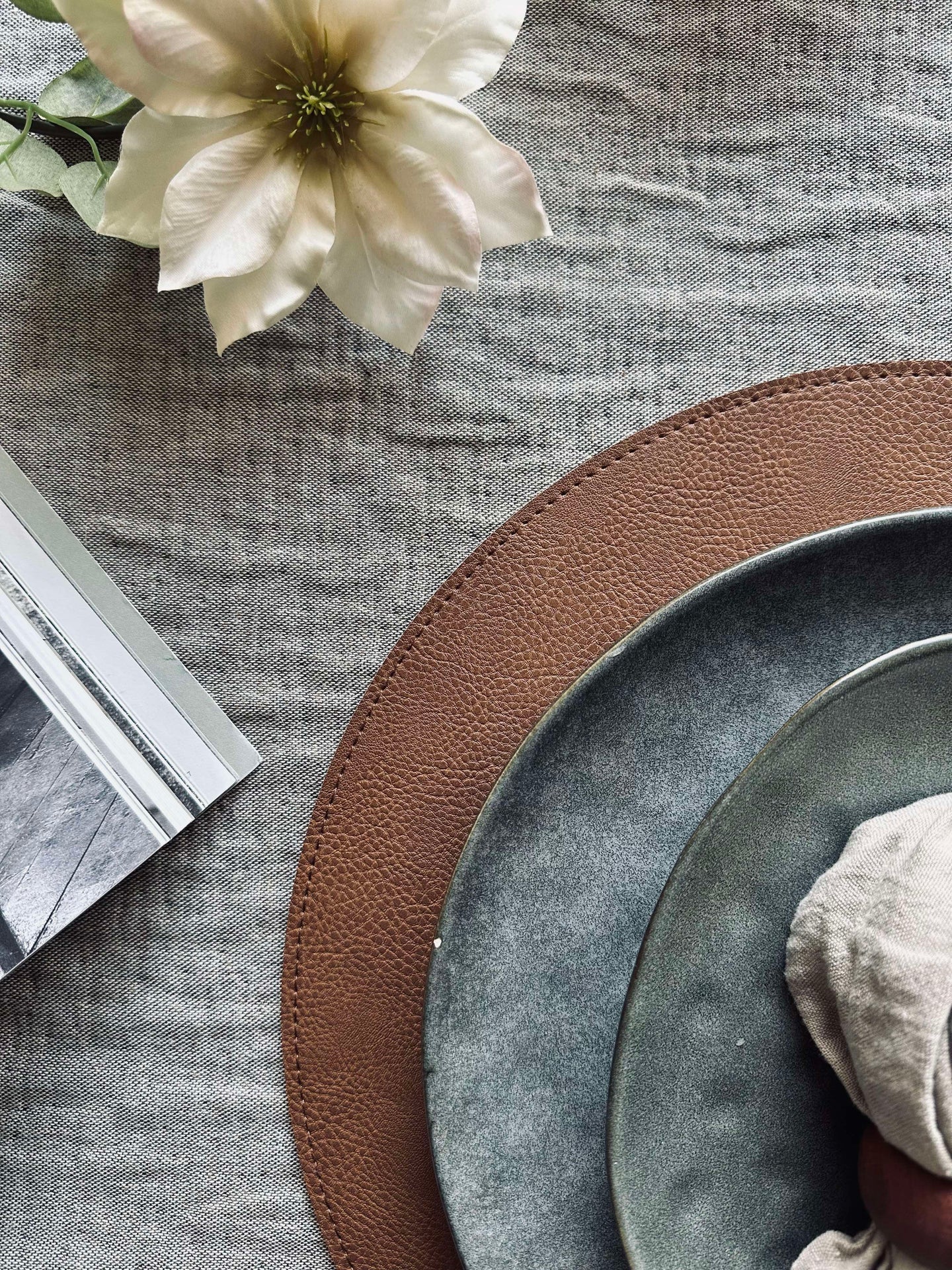 Vendbar bordbrikke - Tobacco/Sand