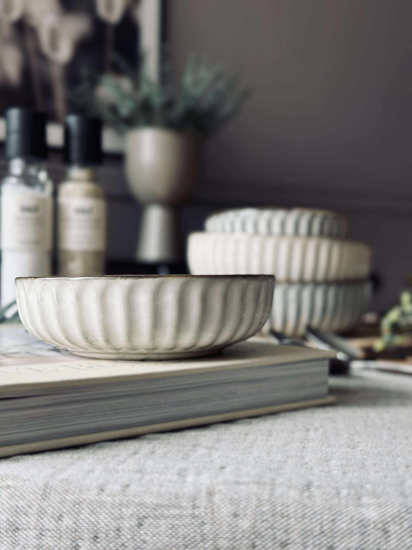 Skål VIGA stripet steintøy - Sand 12cm