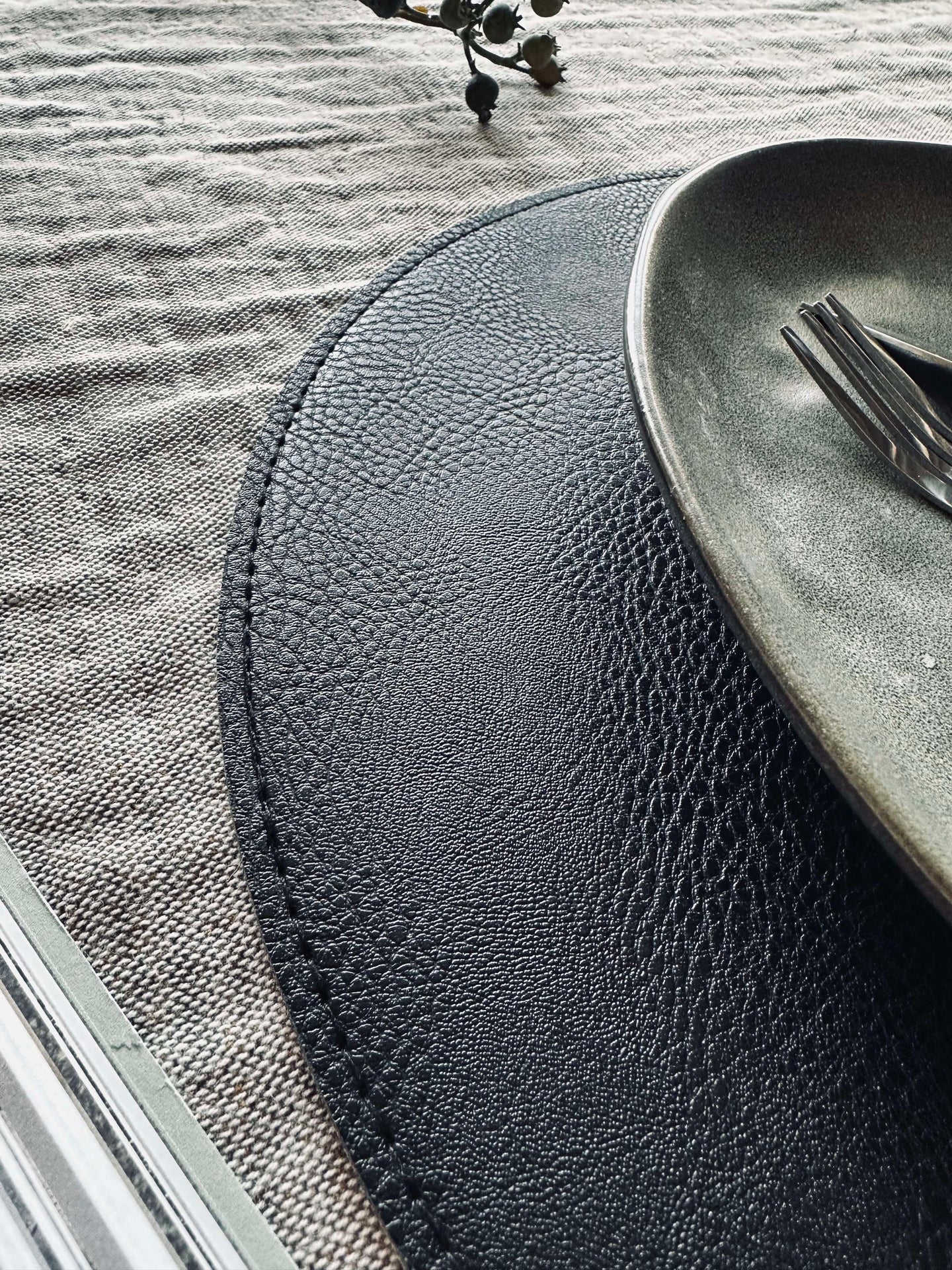 Bordbrikke vendbar - Cognac / svart