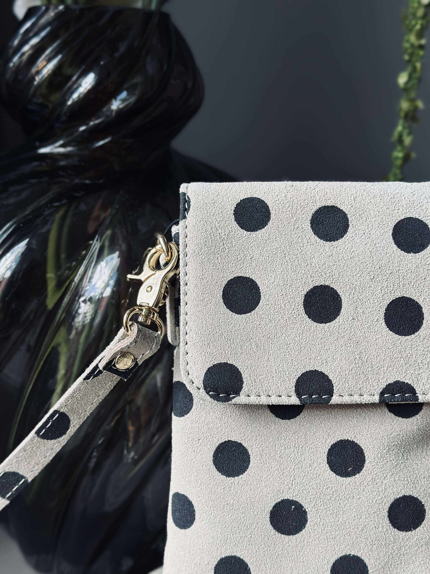 Mobilveske Blacks dots