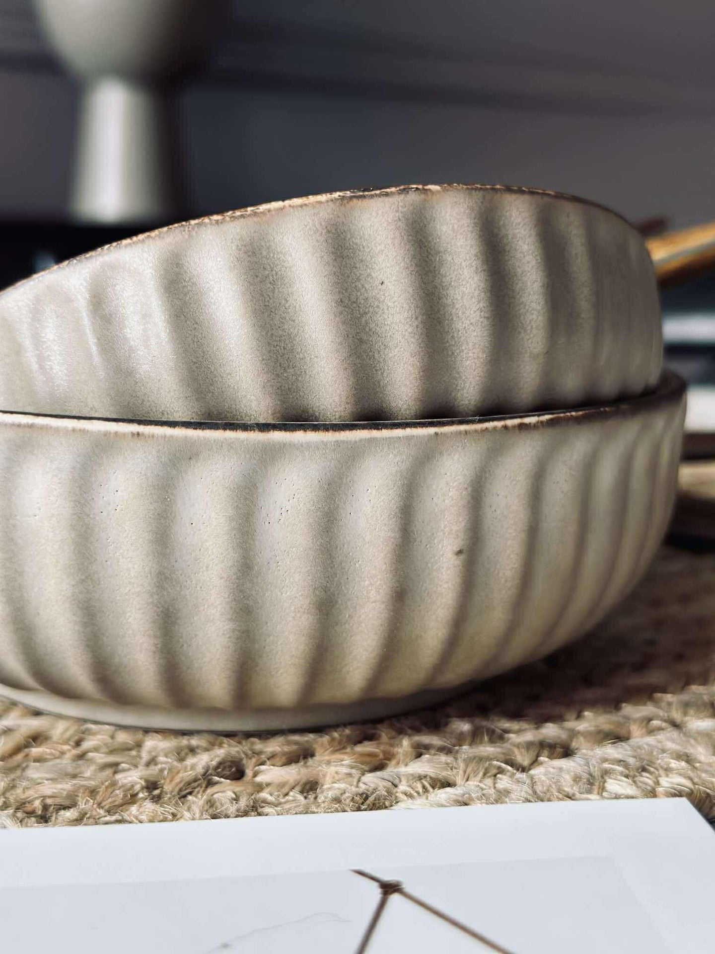 Bolle VIGA stripet steintøy - Matt brun 16cm