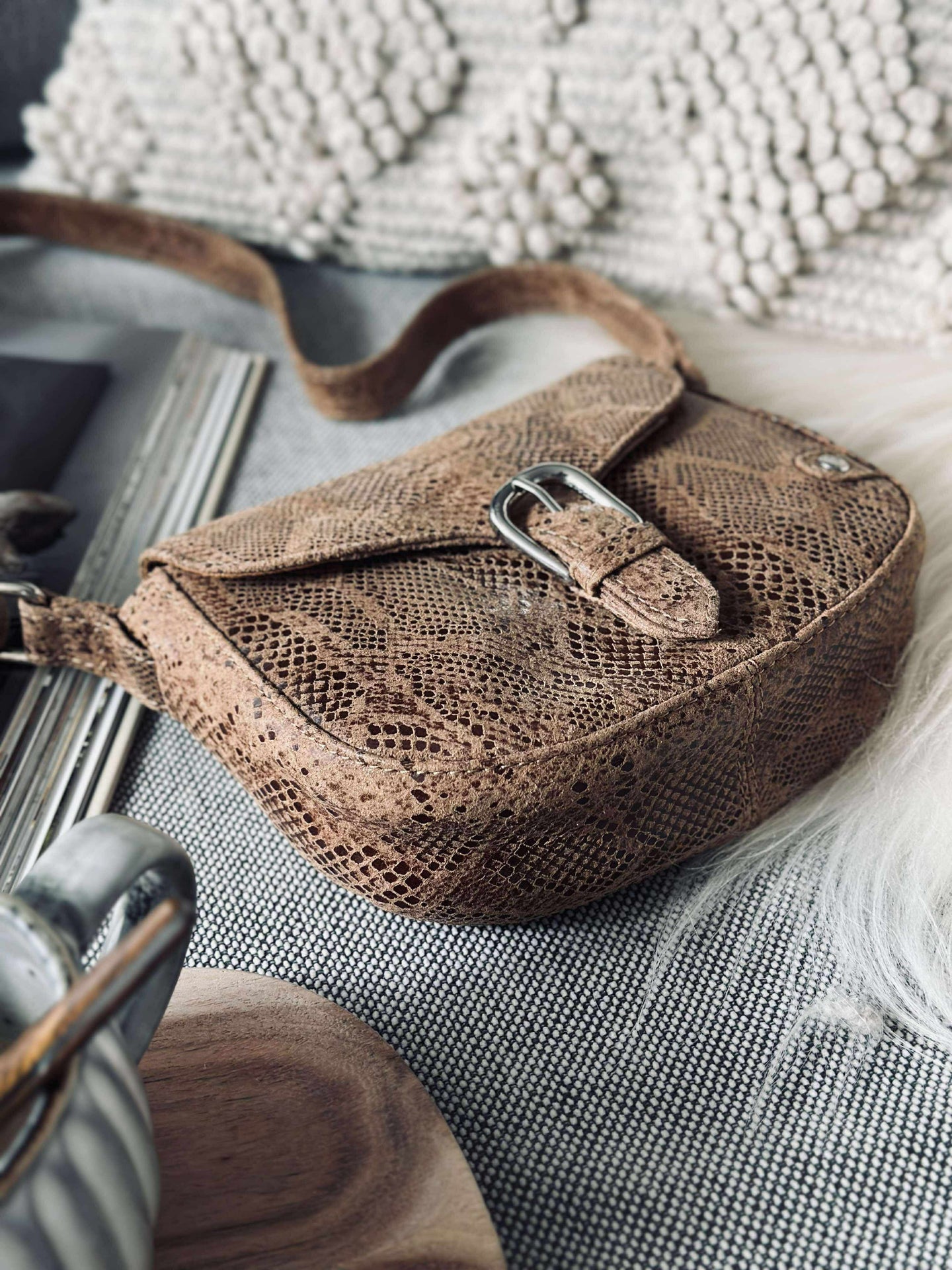 Crossbody Aura Snake - Camel