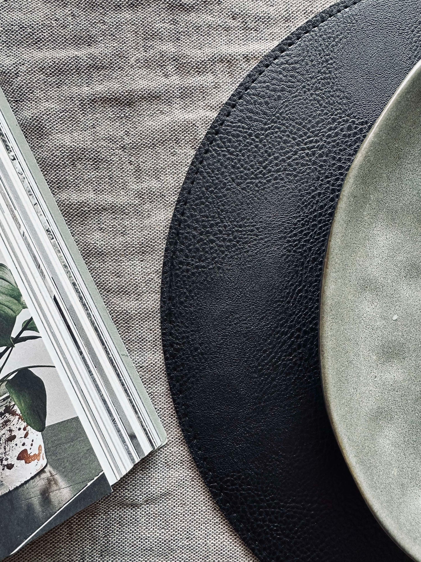 Bordbrikke vendbar - Cognac / svart