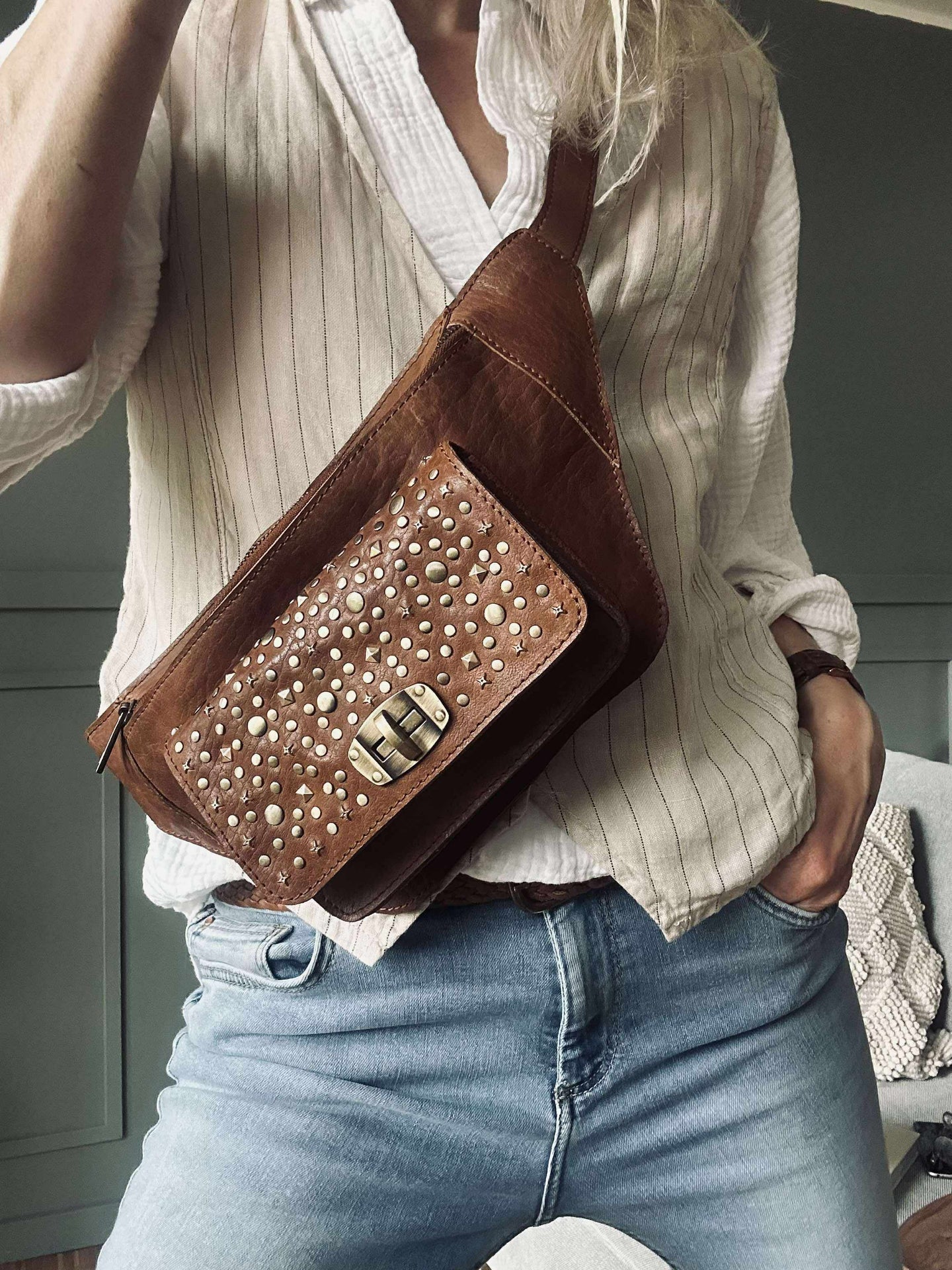 Bumbag med nitter - Cognac