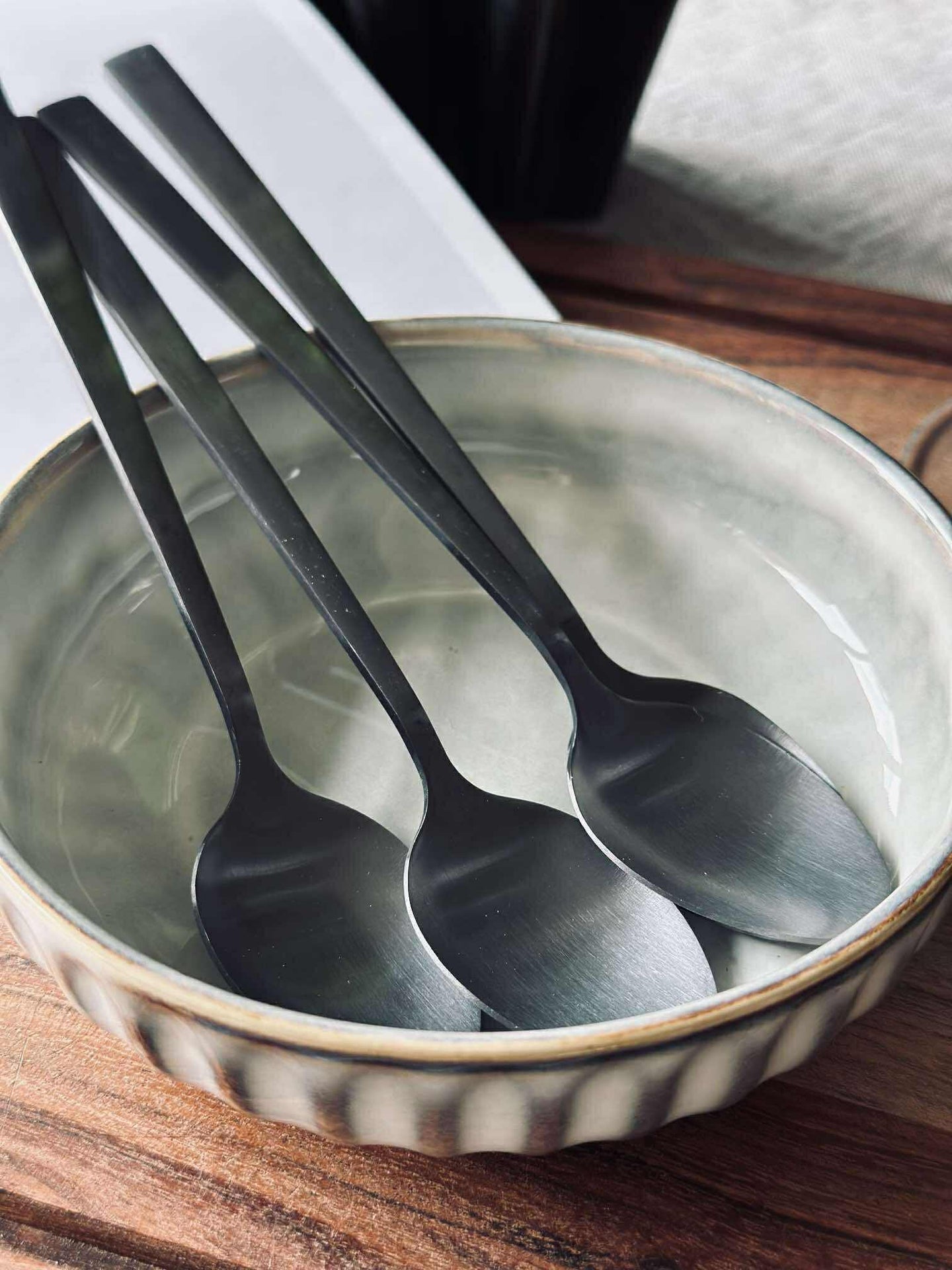 Latte Skjeer svart - 4 stk Rustfritt stål