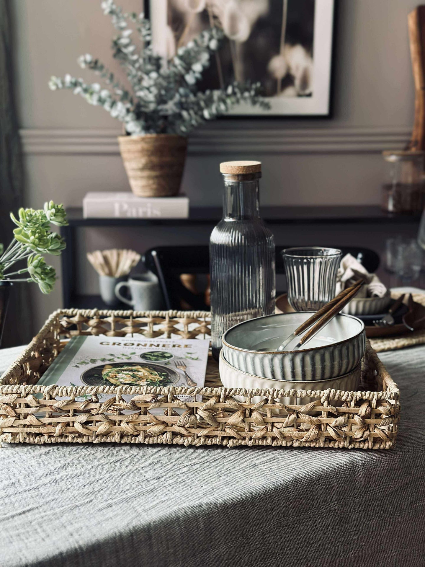 Brett med kant i vannhyasint 32cm