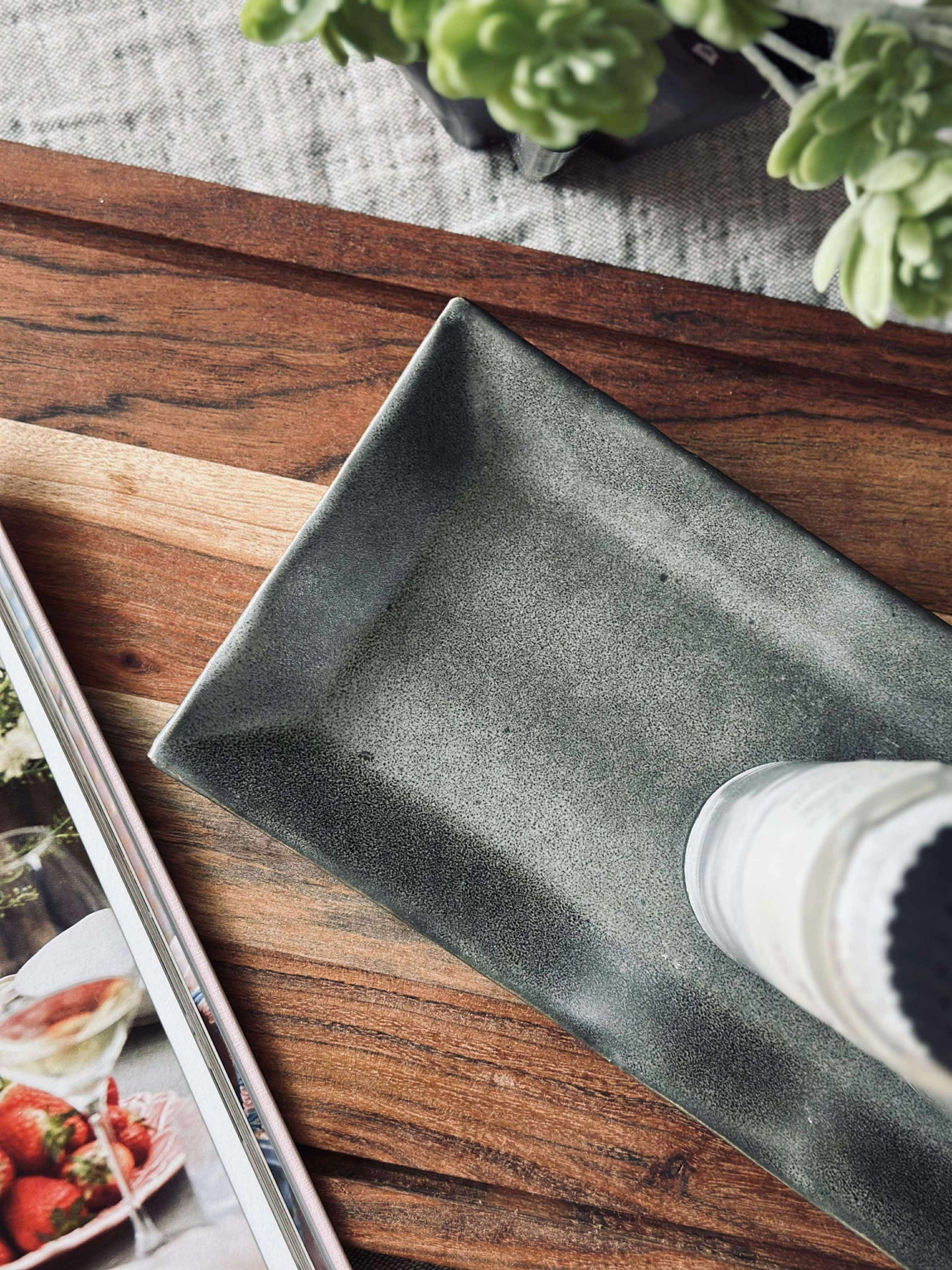 Fat i steintøy – Grå