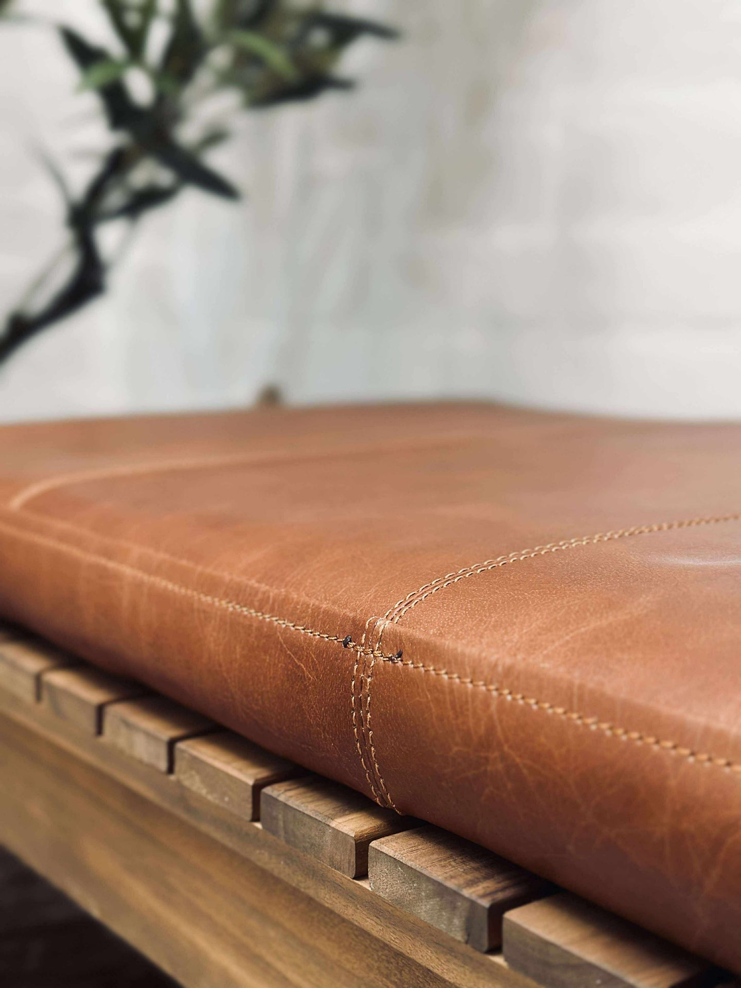 Pute i lær Tokyo - 140 cm Cognac