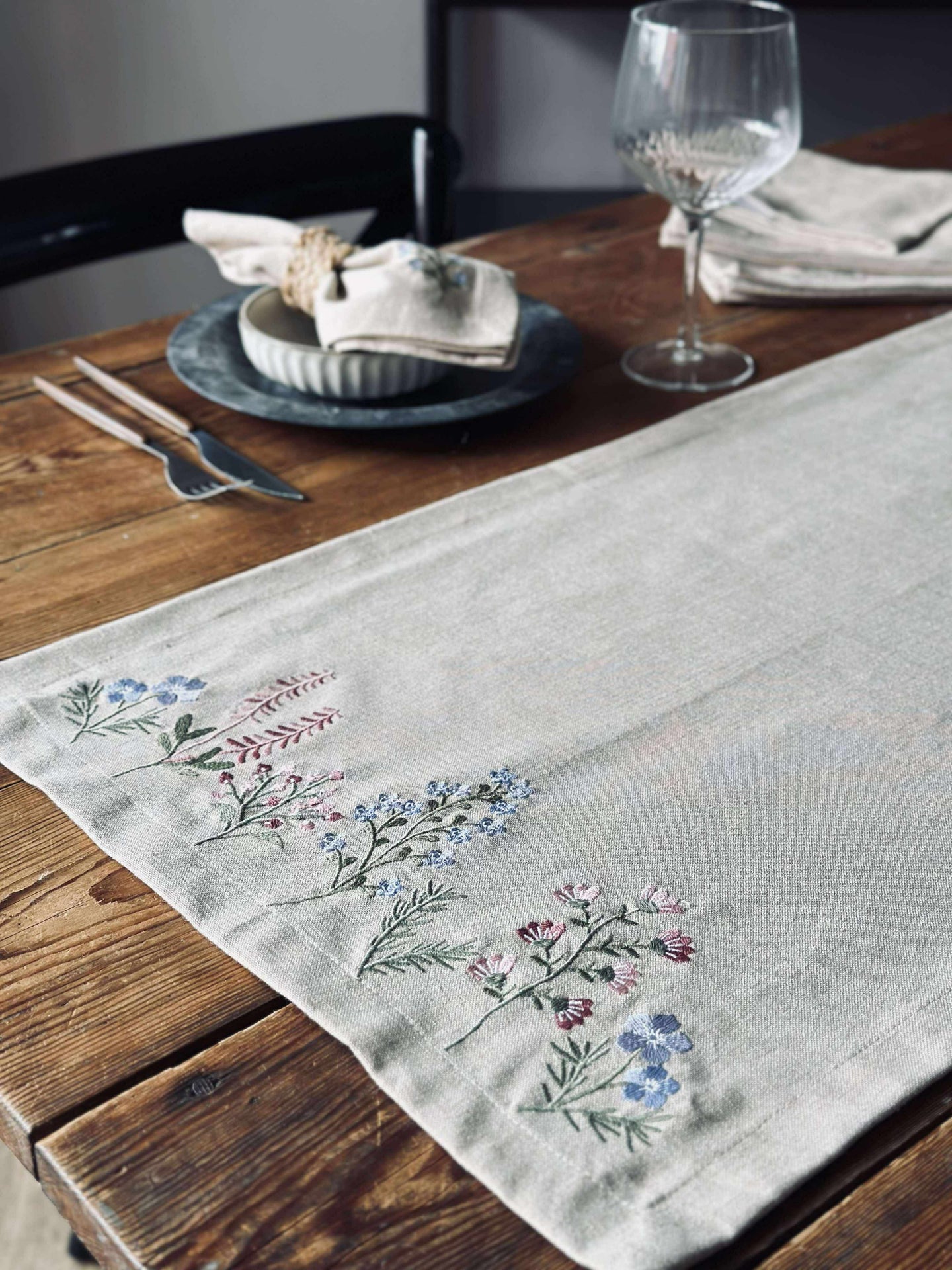 Bordløper flower broderi - Linlook