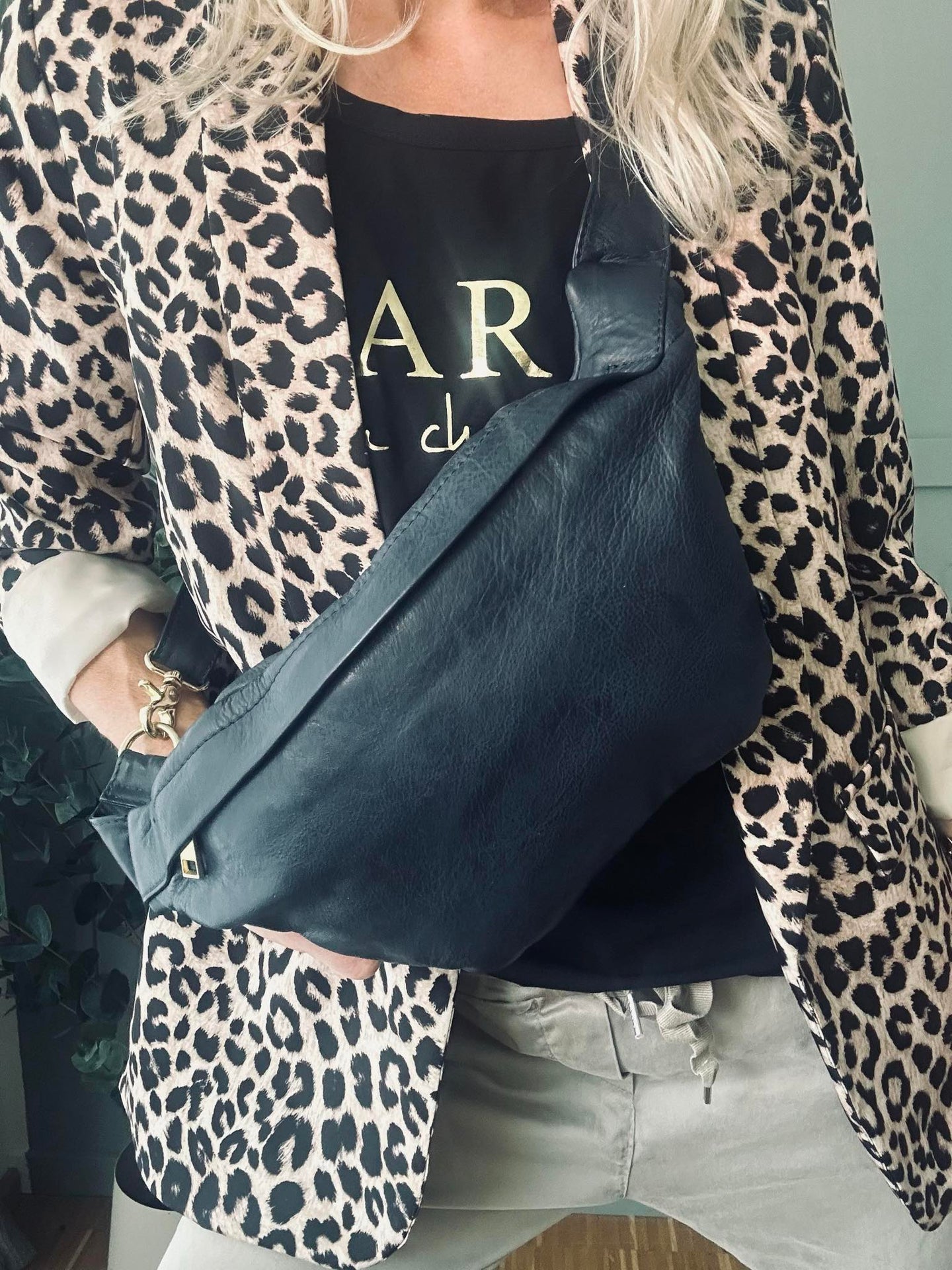 Cool Buffy Bumbag i smørmykt lær - Midnight Blue