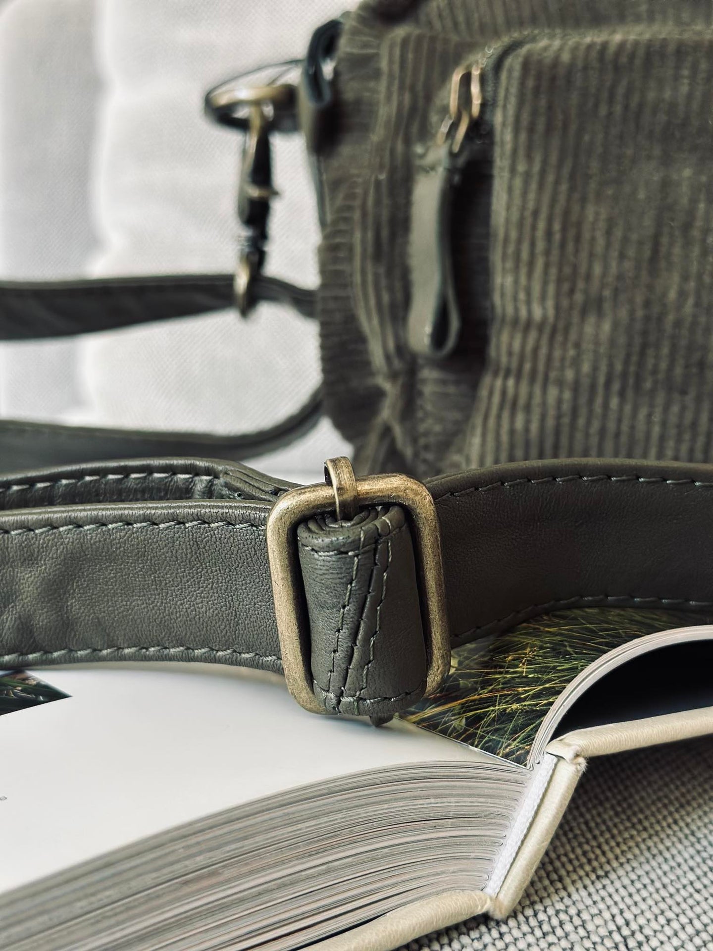 Crossbody Army fløyel