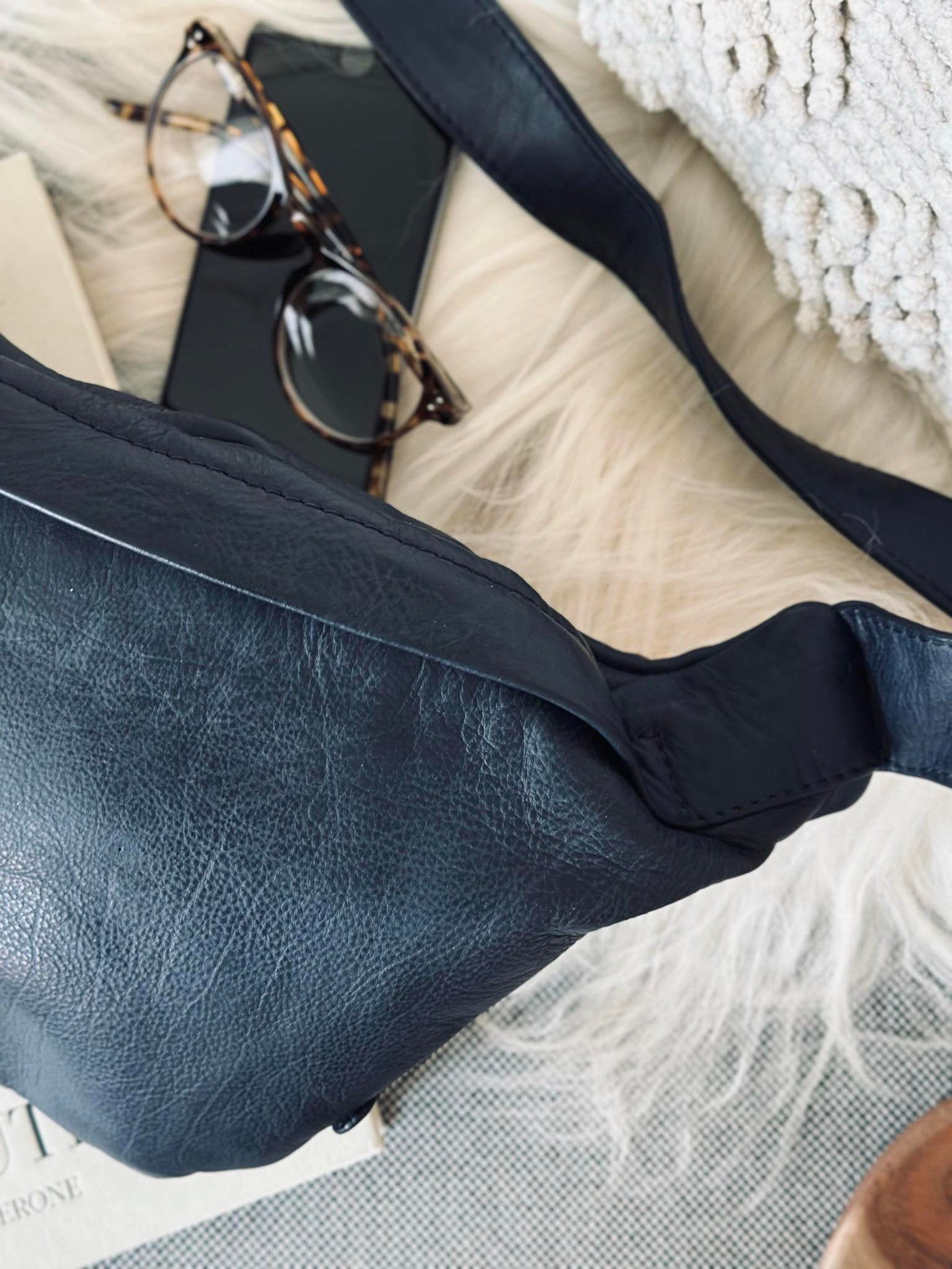 Cool Buffy Bumbag i smørmykt lær - Midnight Blue