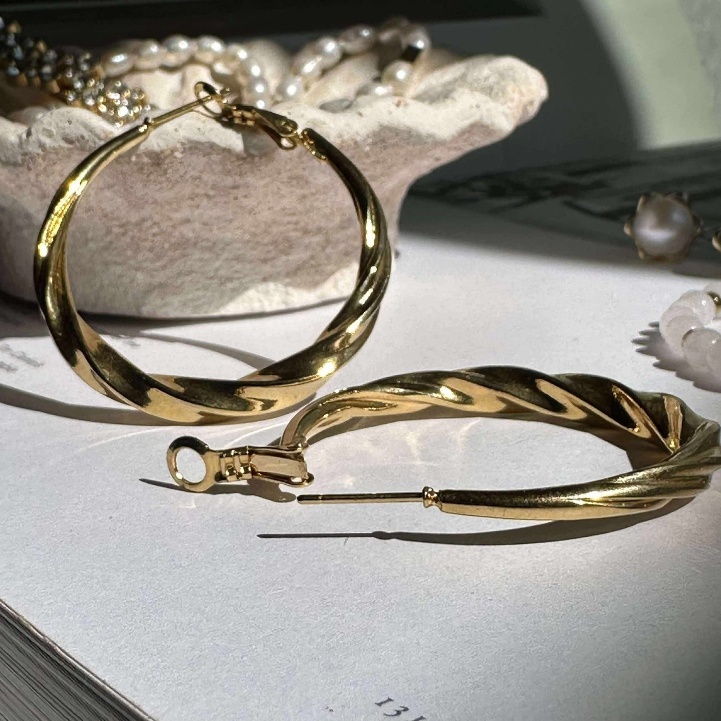 Jayden gullbelagte øredobber