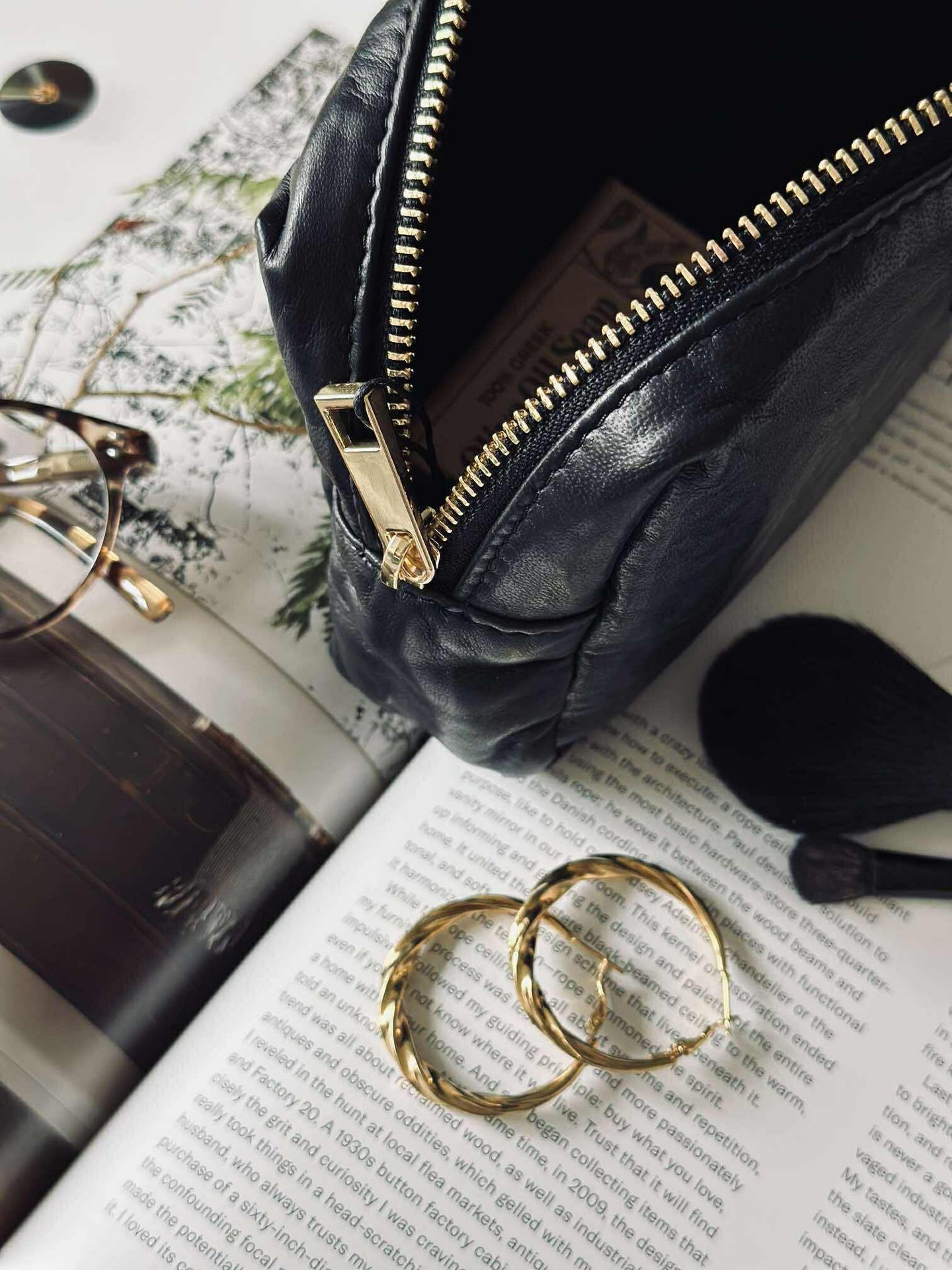 Kosmetikkpung - Black / gold