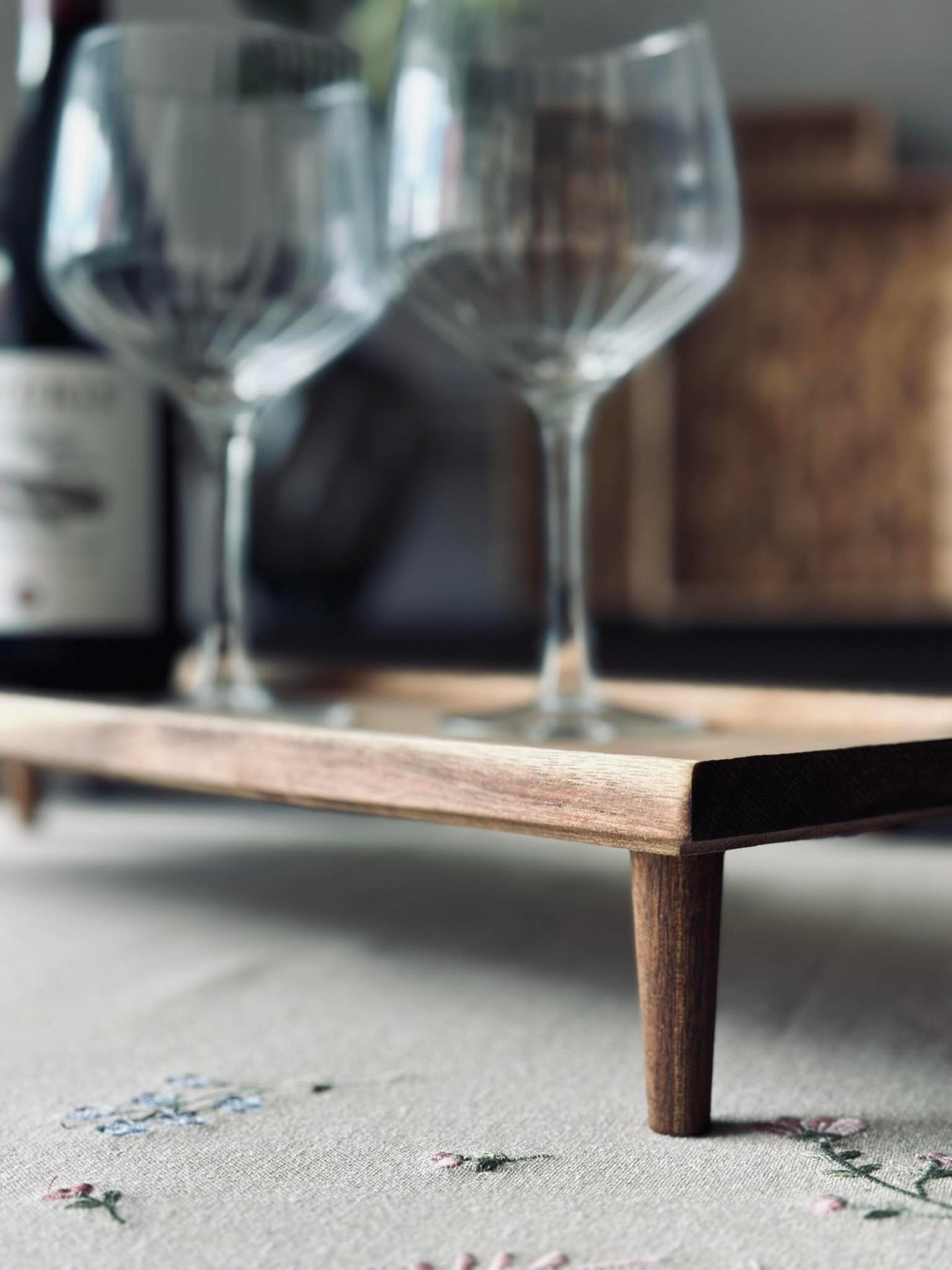 Brett med ben i akasietre - Perfekt til tapas