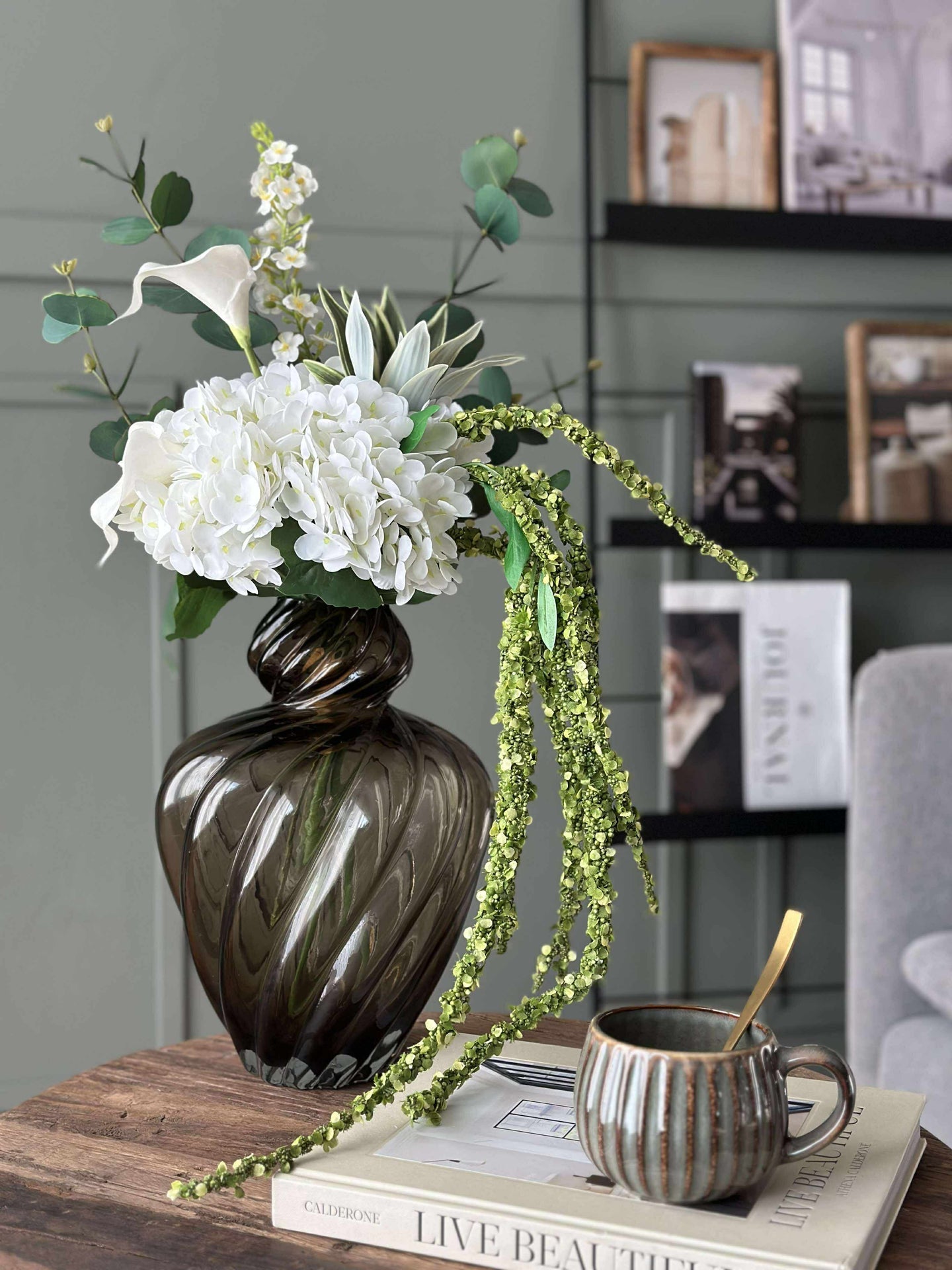 Bukett med hvit hortensia