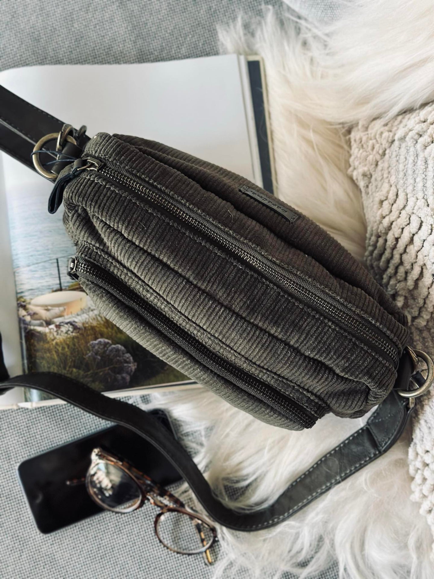Crossbody Army fløyel