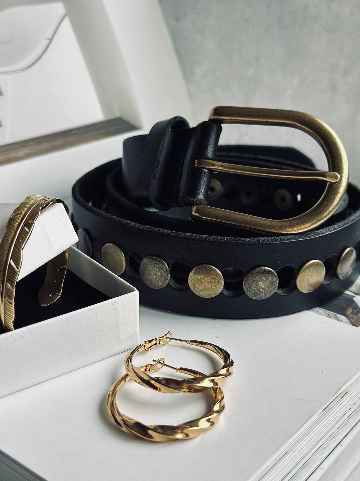 Jeansbelte dekorert med nitter - Black