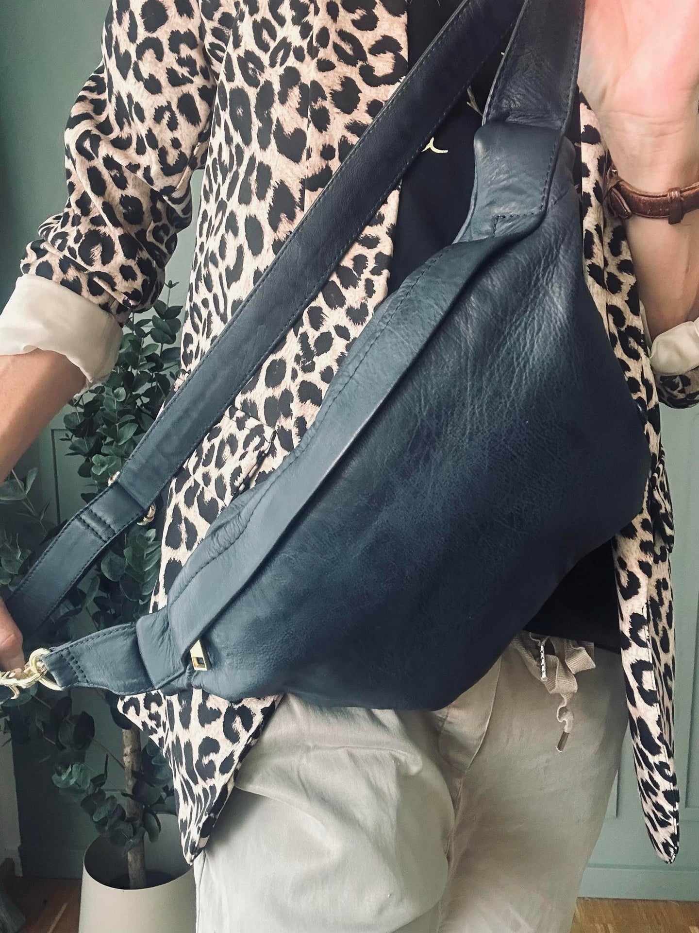 Cool Buffy Bumbag i smørmykt lær - Midnight Blue