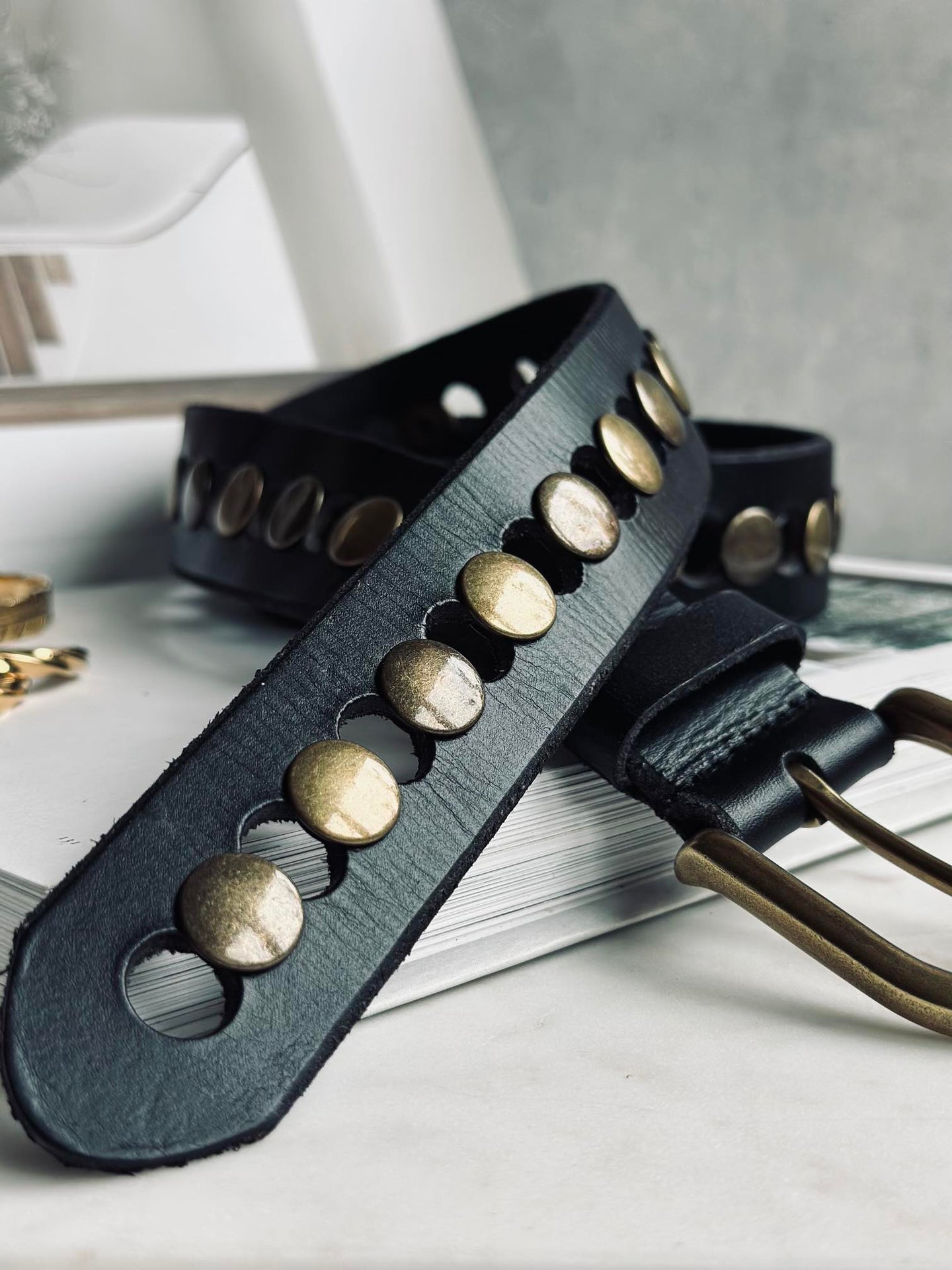 Jeansbelte dekorert med nitter - Black