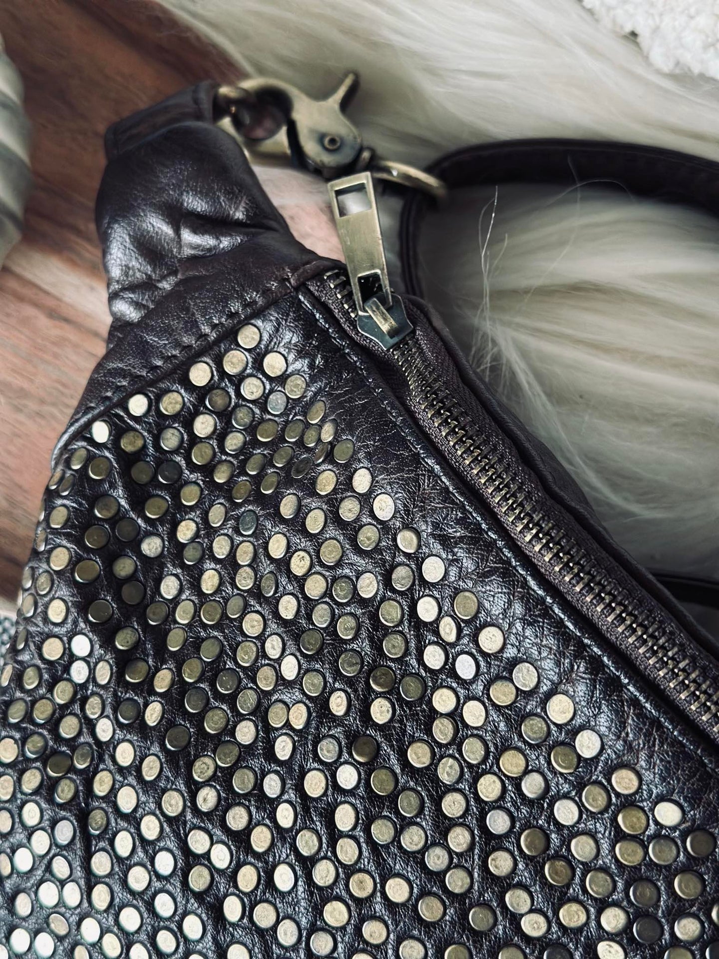 Bumbag Deluxe med nitter - Brun