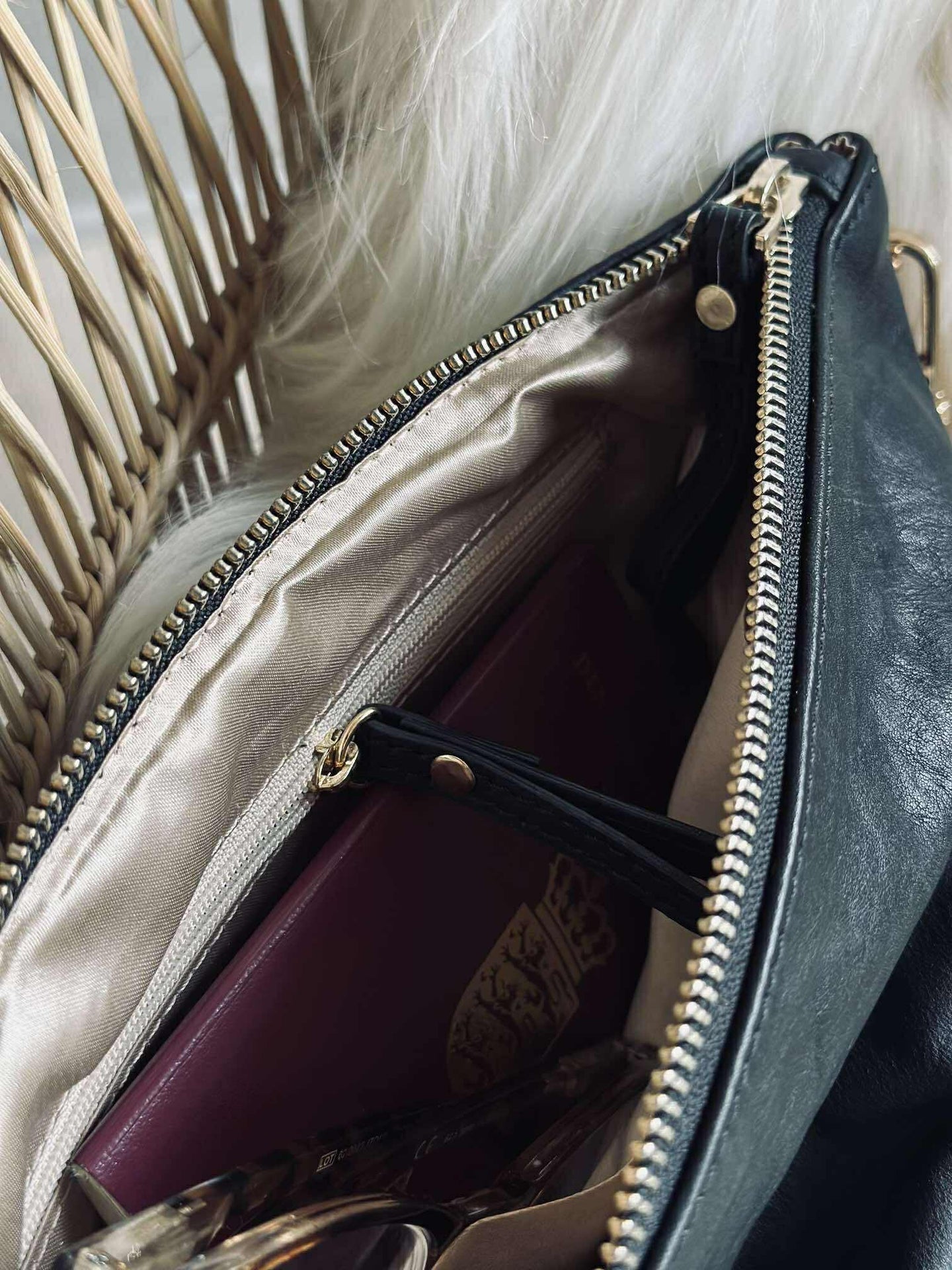 Clutch i svart skinn