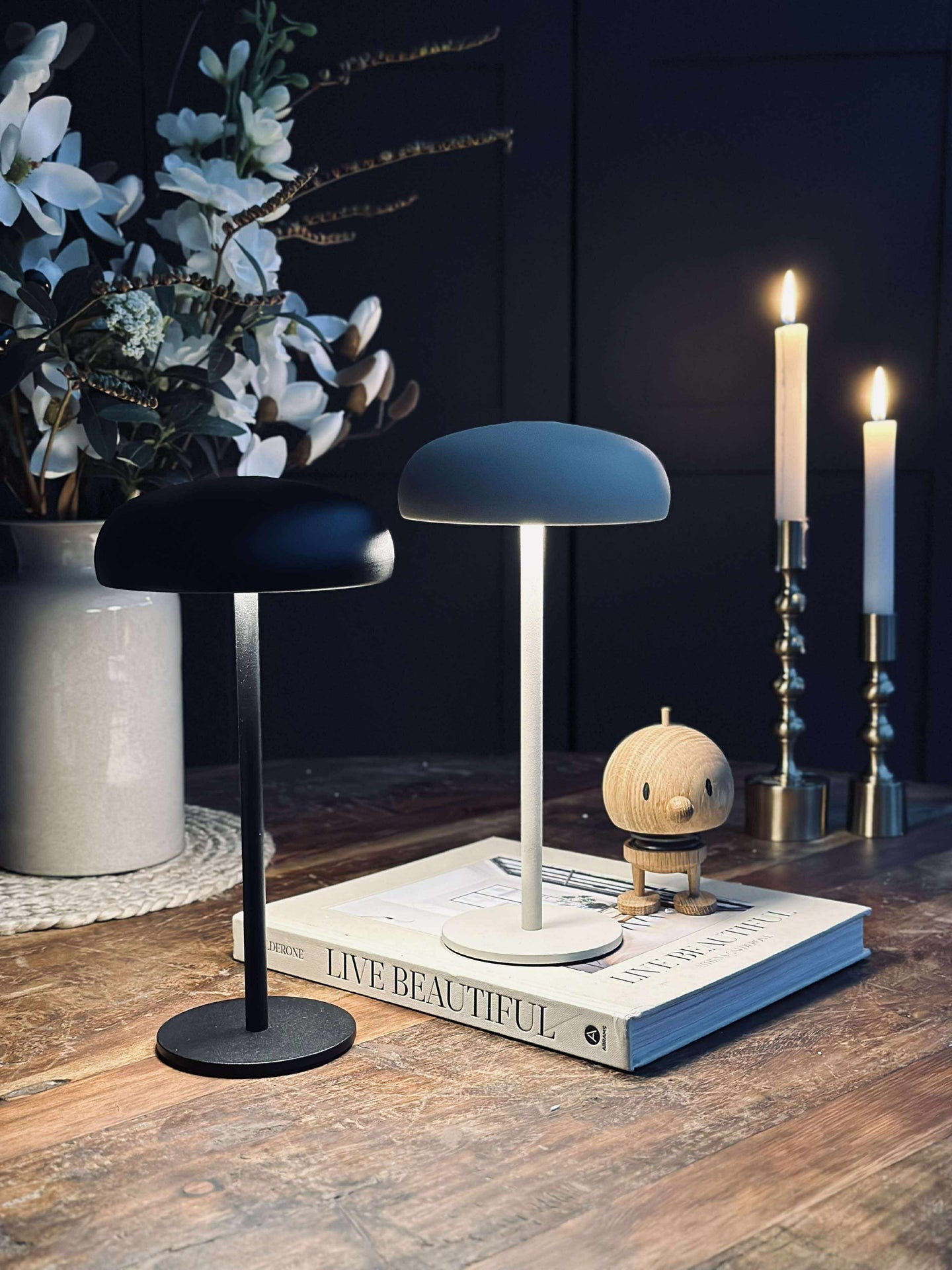Isolde LED touch bordlampe. Sort/Beige