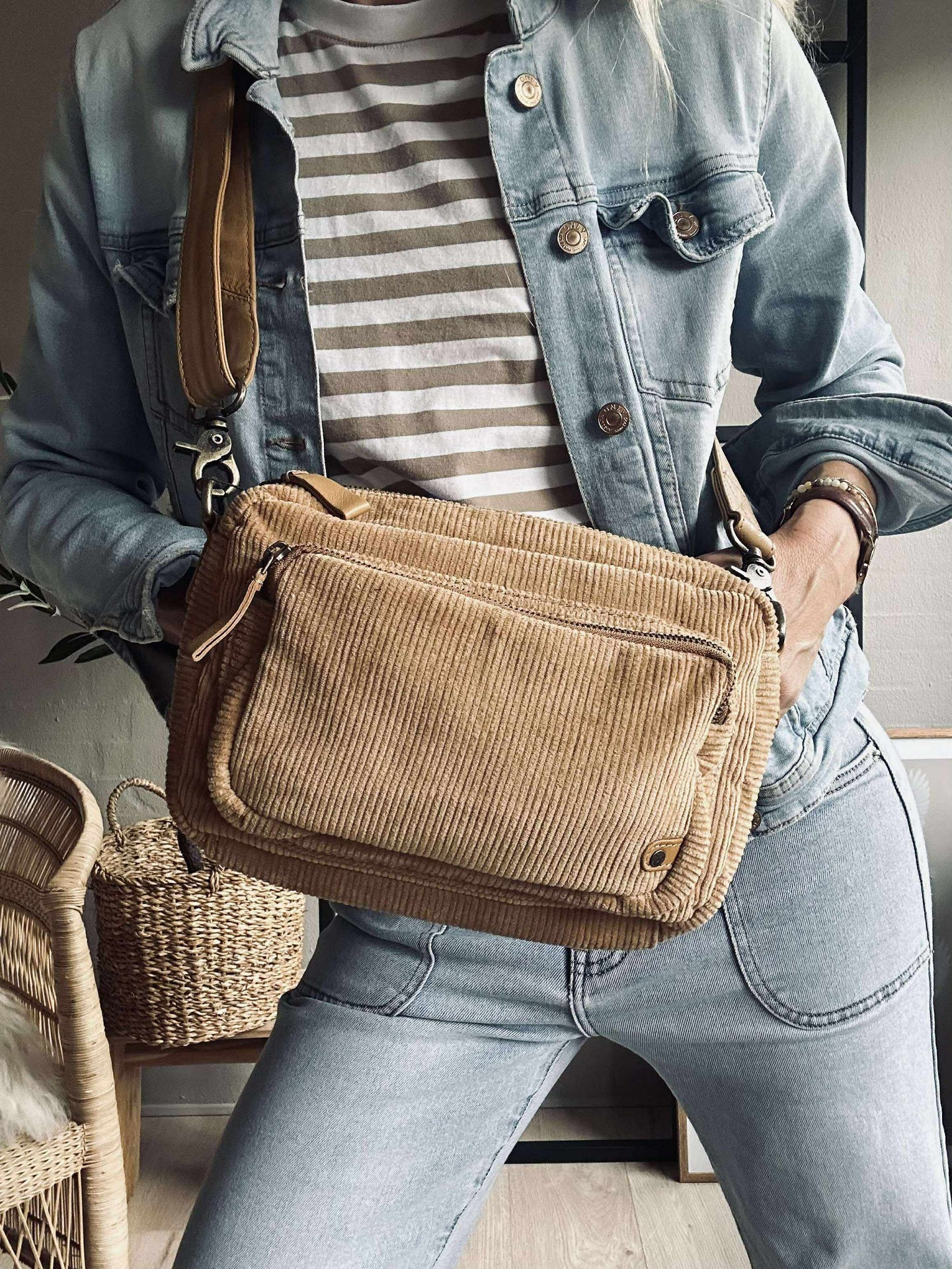 Crossbody Tan fløyel