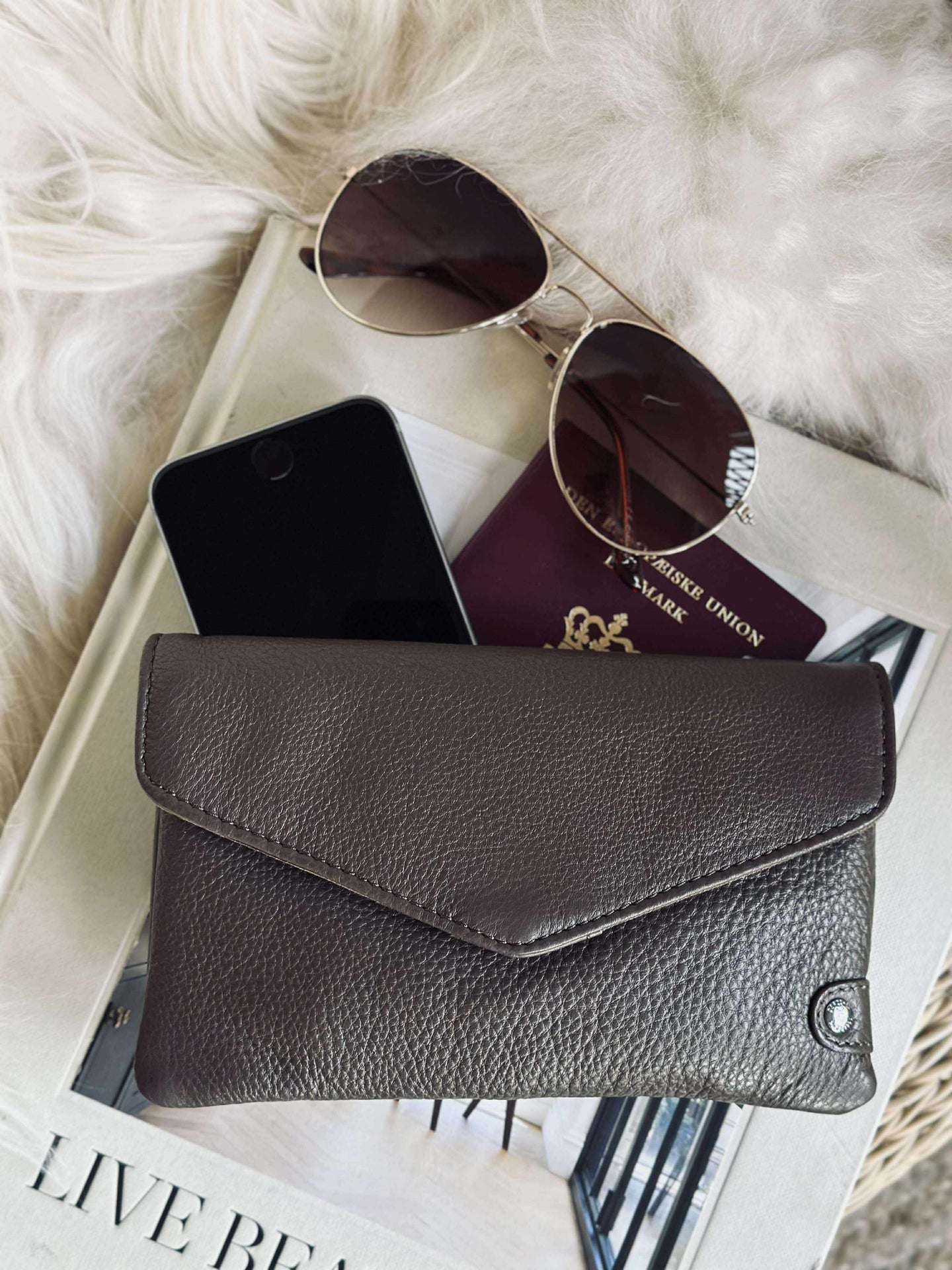 Lommebok Aura - Dark Taupe