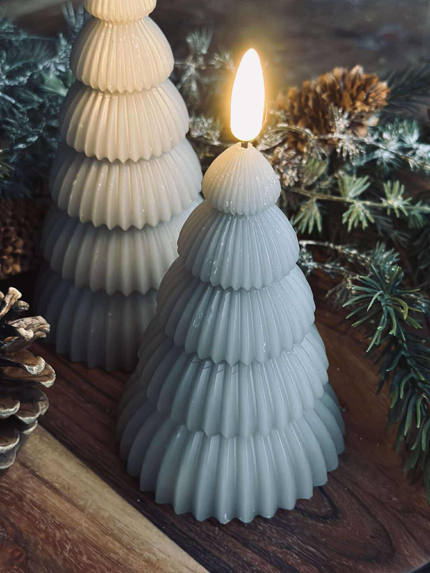 Juletre med LED-lys - Sett med 2 stk. Sand
