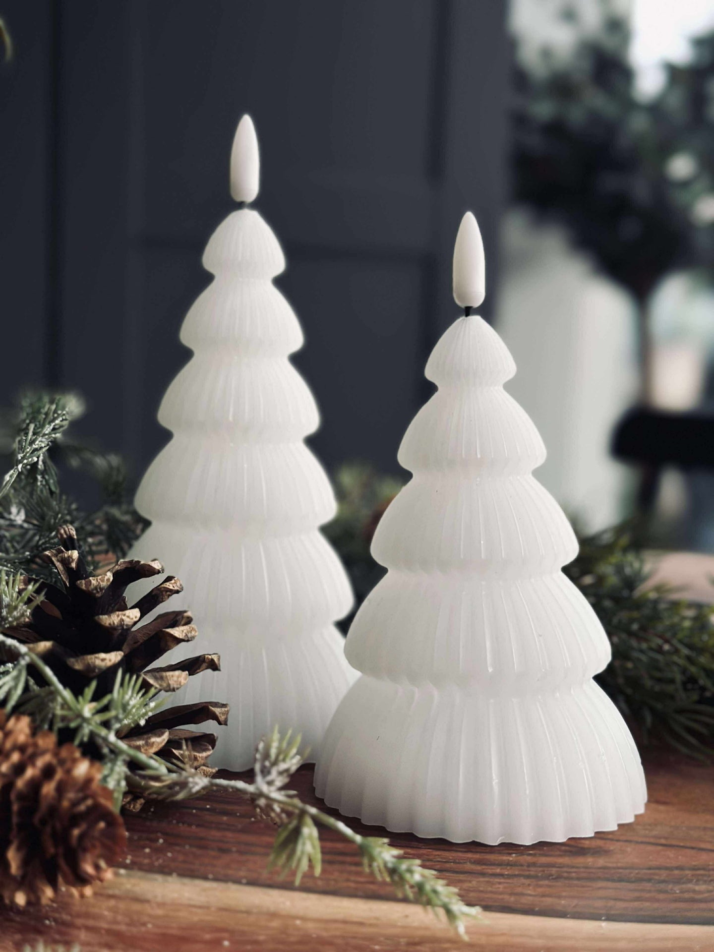 Juletre med LED-lys - Sett med 2 stk. Hvit