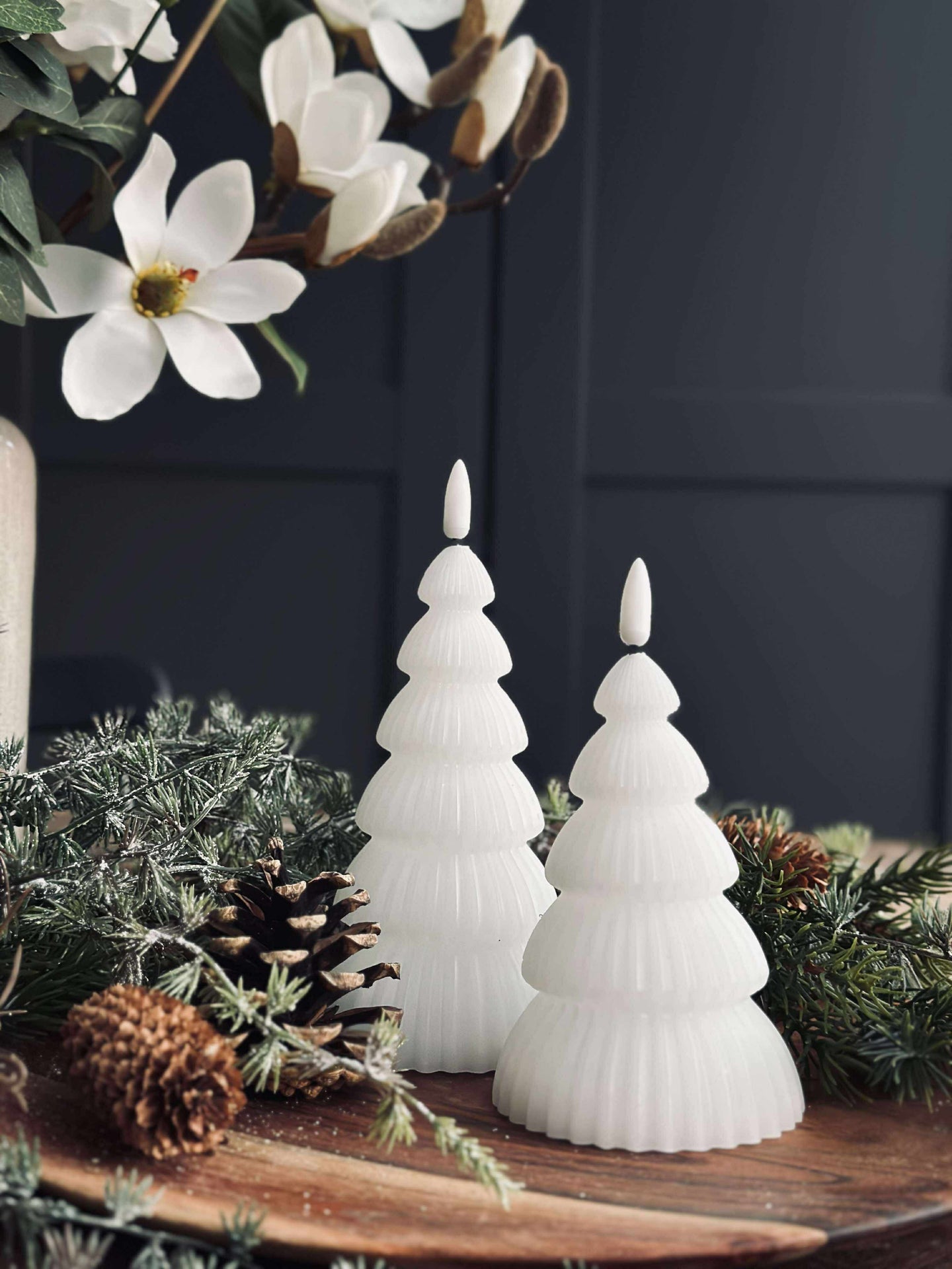 Juletre med LED-lys - Sett med 2 stk. Hvit